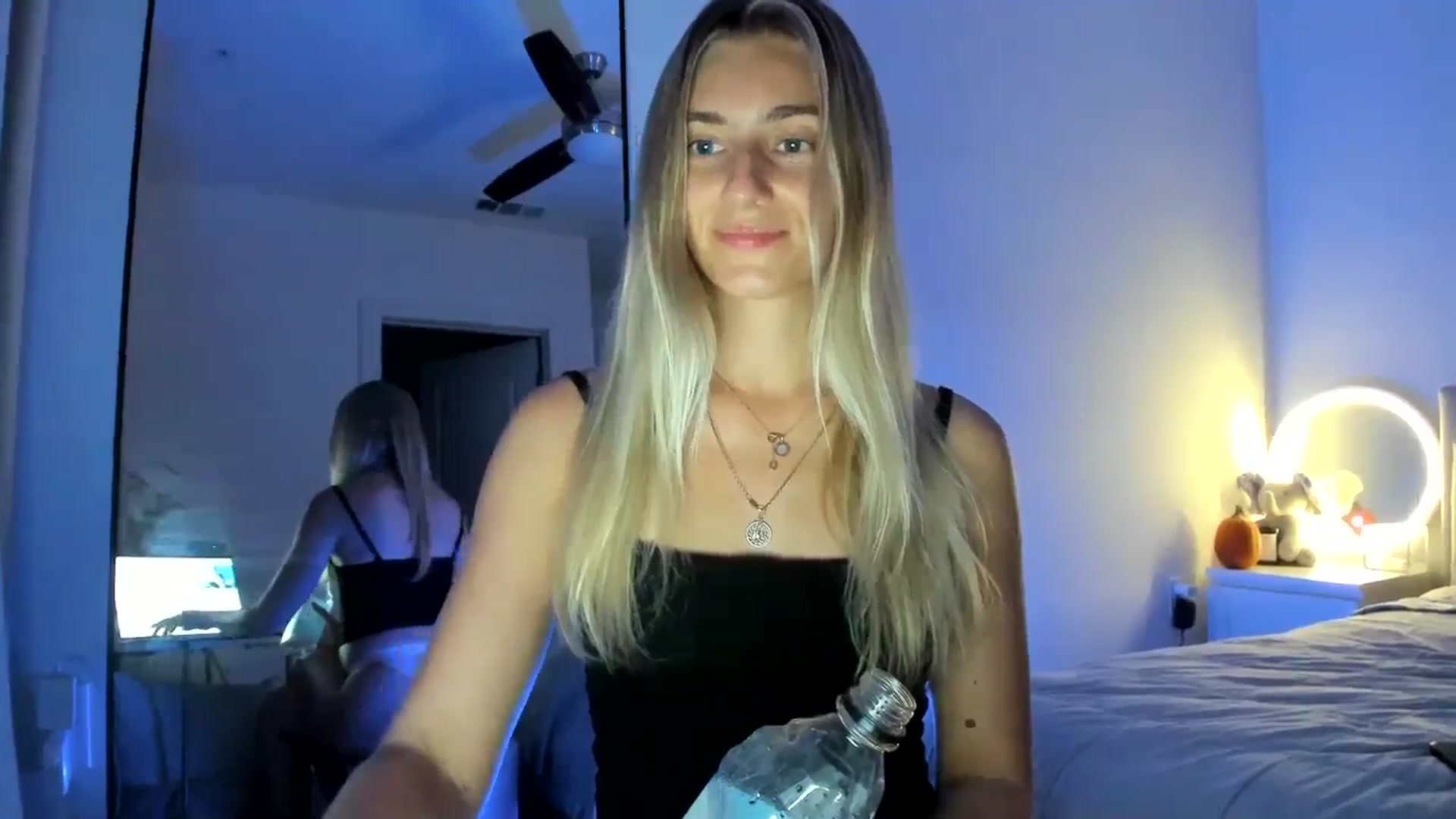 Gallery image thumbnail from Vodka_Queen's myfreecams stream on, 10/25/2024, 06:10 image 3 of 20