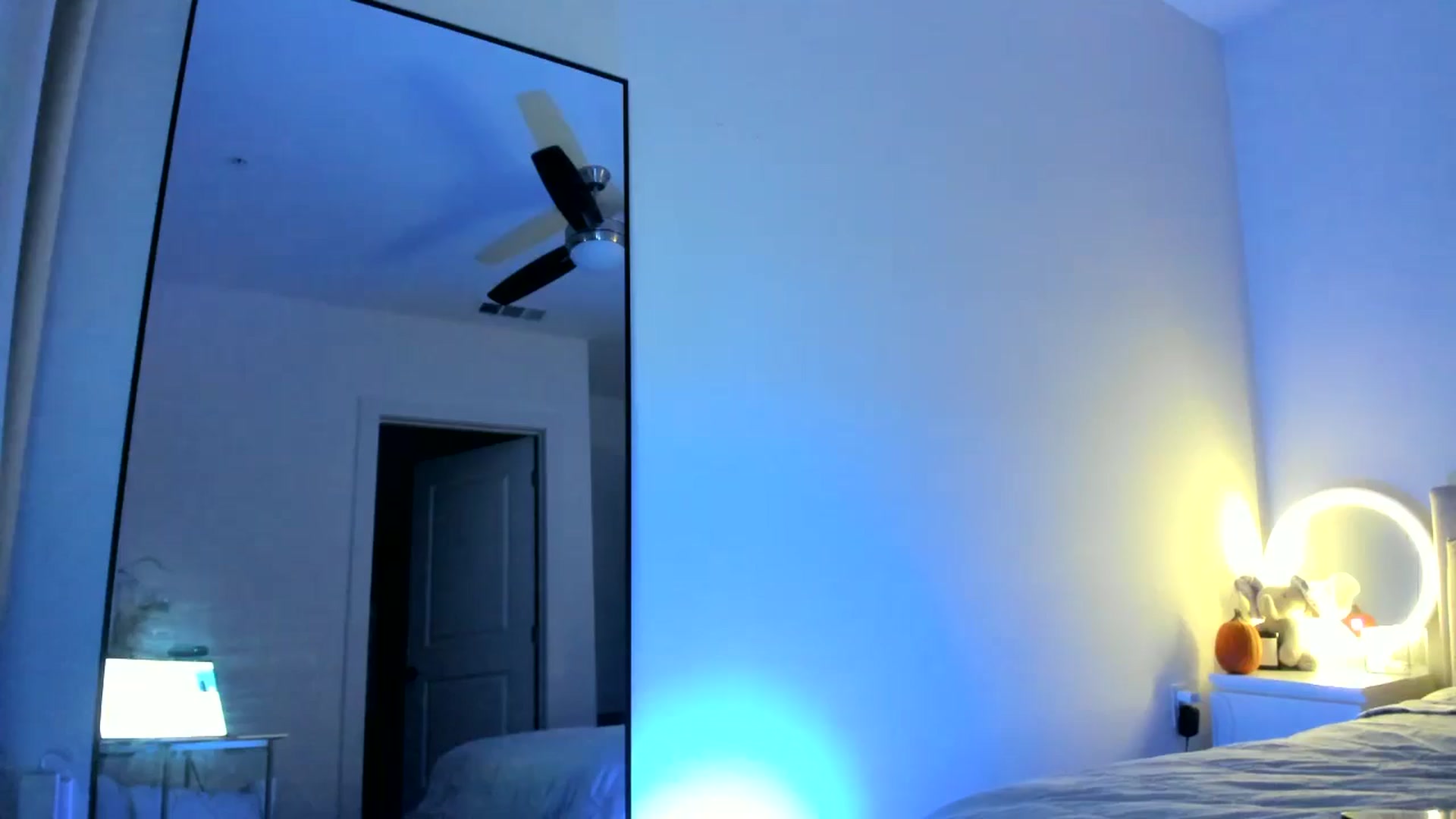 Gallery image thumbnail from Vodka_Queen's myfreecams stream on, 10/25/2024, 06:10 image 1 of 20