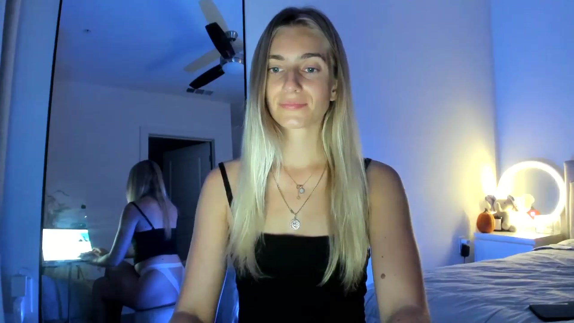 Gallery image thumbnail from Vodka_Queen's myfreecams stream on, 10/25/2024, 06:10 image 6 of 20