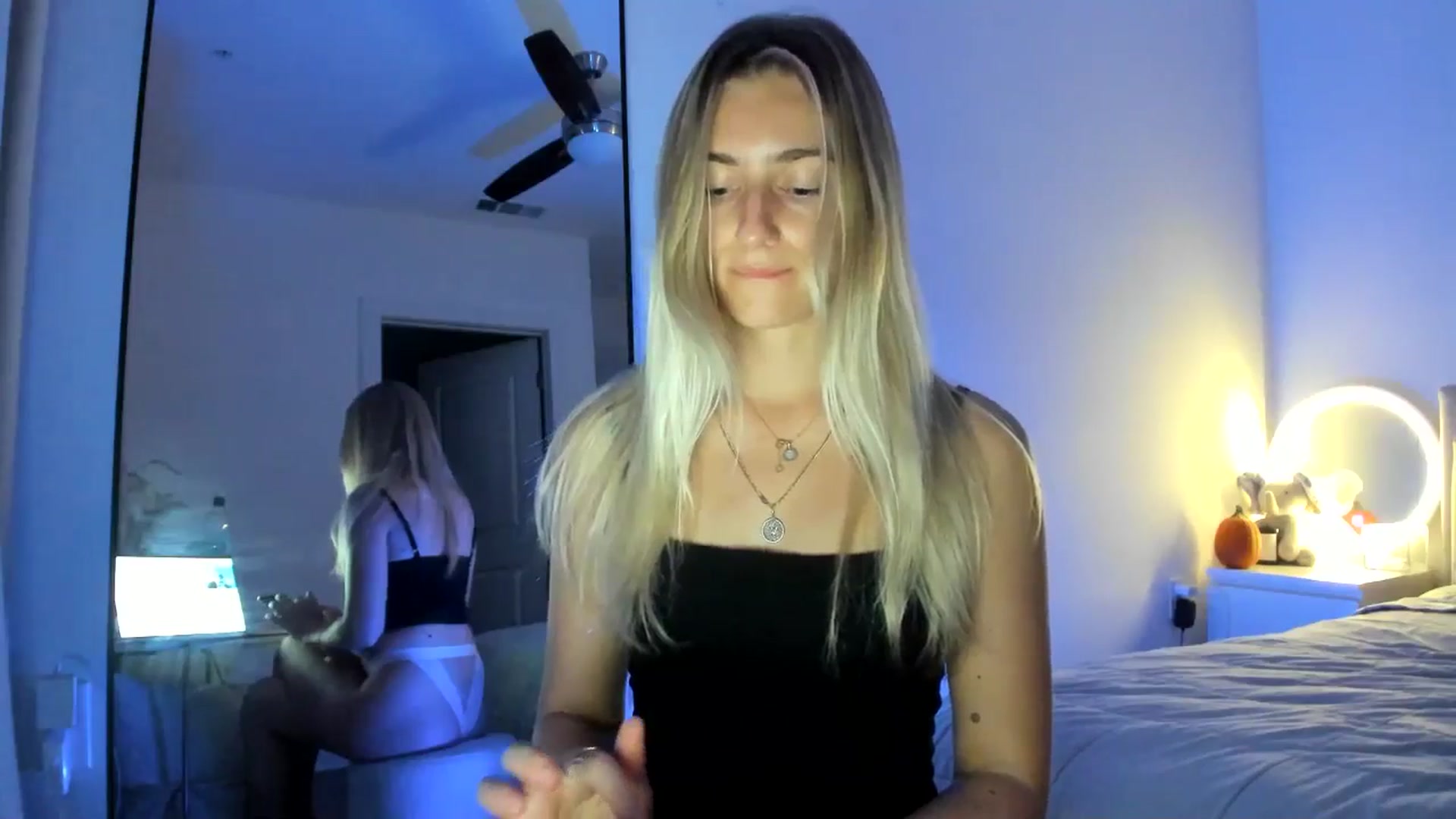 Gallery image thumbnail from Vodka_Queen's myfreecams stream on, 10/25/2024, 06:10 image 4 of 20