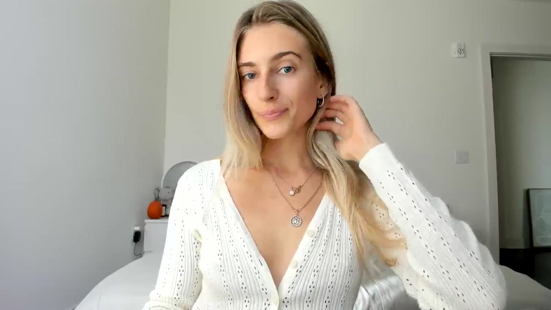 Gallery image thumbnail from Vodka_Queen's myfreecams stream on, 10/25/2024, 23:13 image 7 of 20