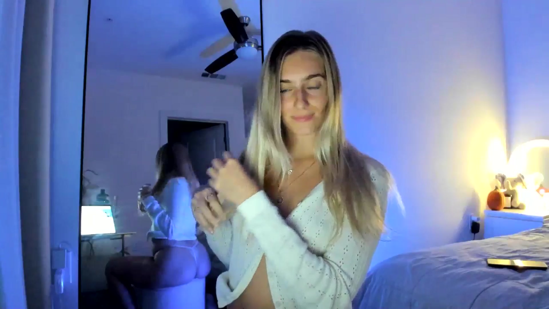 Gallery image thumbnail from Vodka_Queen's myfreecams stream on, 10/26/2024, 06:56 image 19 of 20