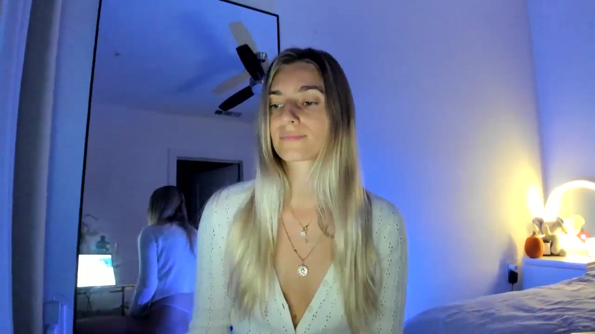 Gallery image thumbnail from Vodka_Queen's myfreecams stream on, 10/26/2024, 06:56 image 7 of 20