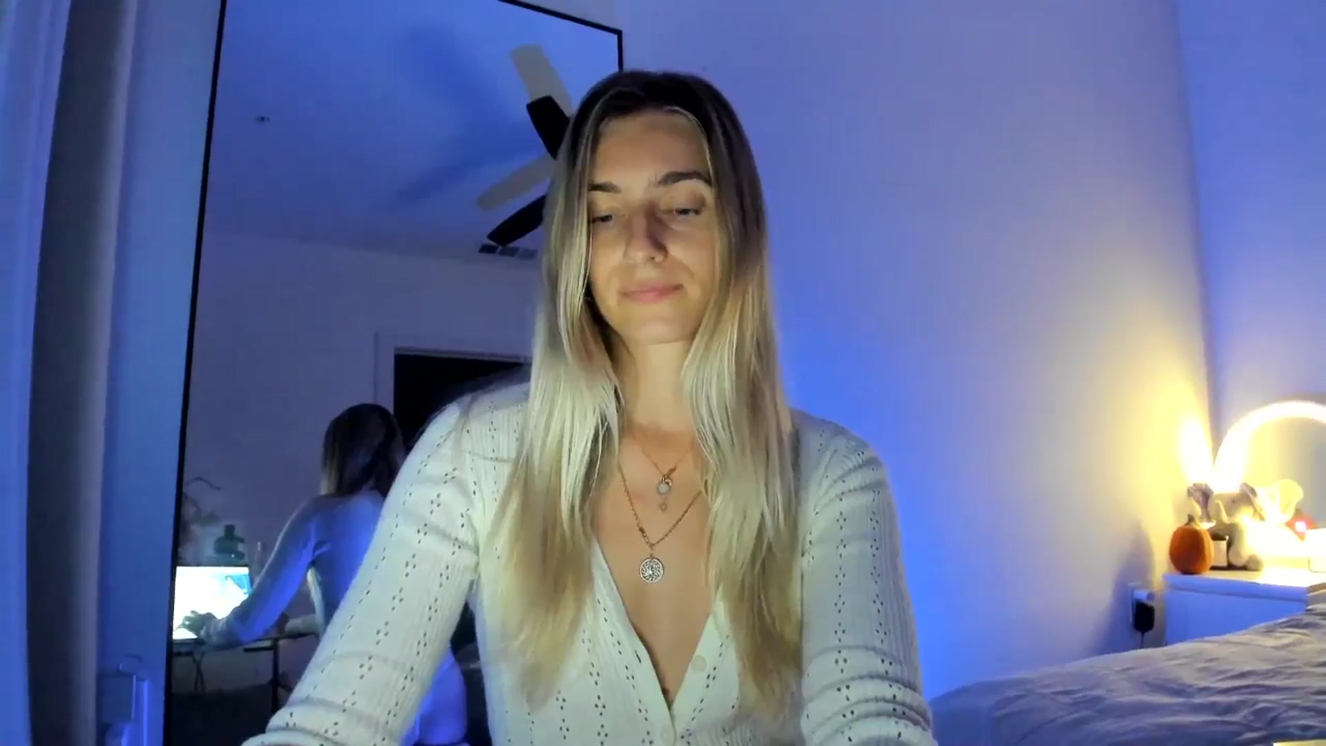 Gallery image thumbnail from Vodka_Queen's myfreecams stream on, 10/26/2024, 06:56 image 5 of 20