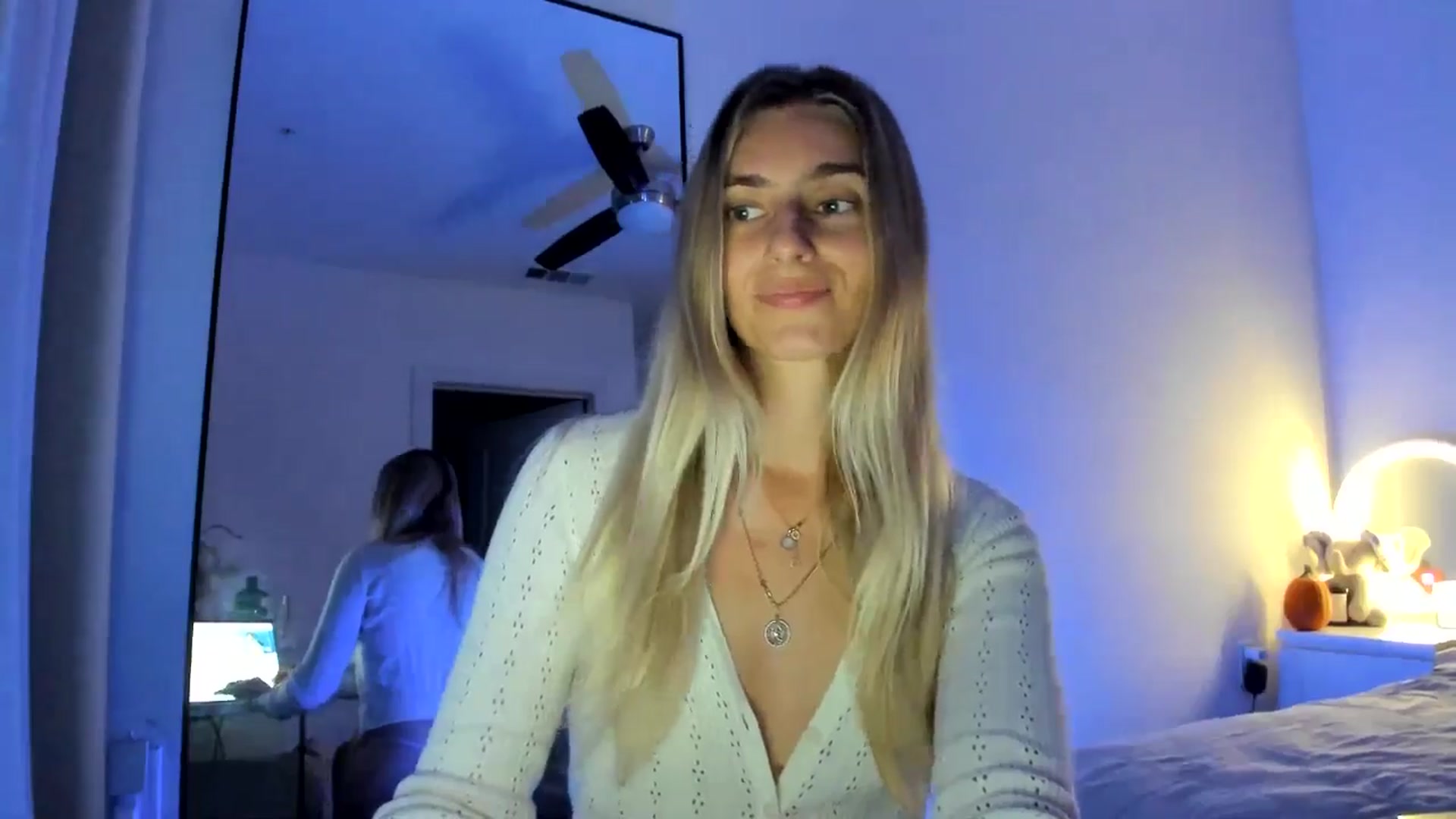 Gallery image thumbnail from Vodka_Queen's myfreecams stream on, 10/26/2024, 06:56 image 6 of 20