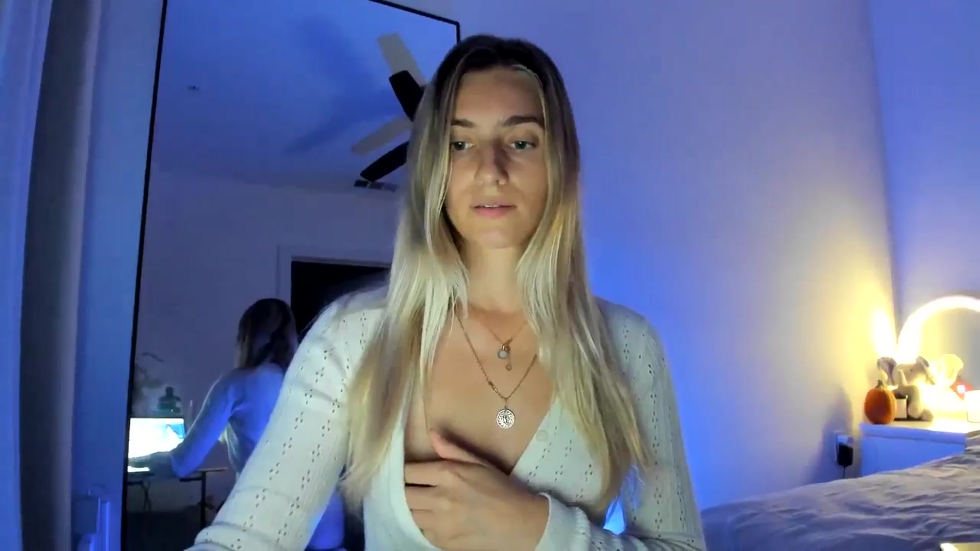Gallery image thumbnail from Vodka_Queen's myfreecams stream on, 10/26/2024, 06:56 image 4 of 20