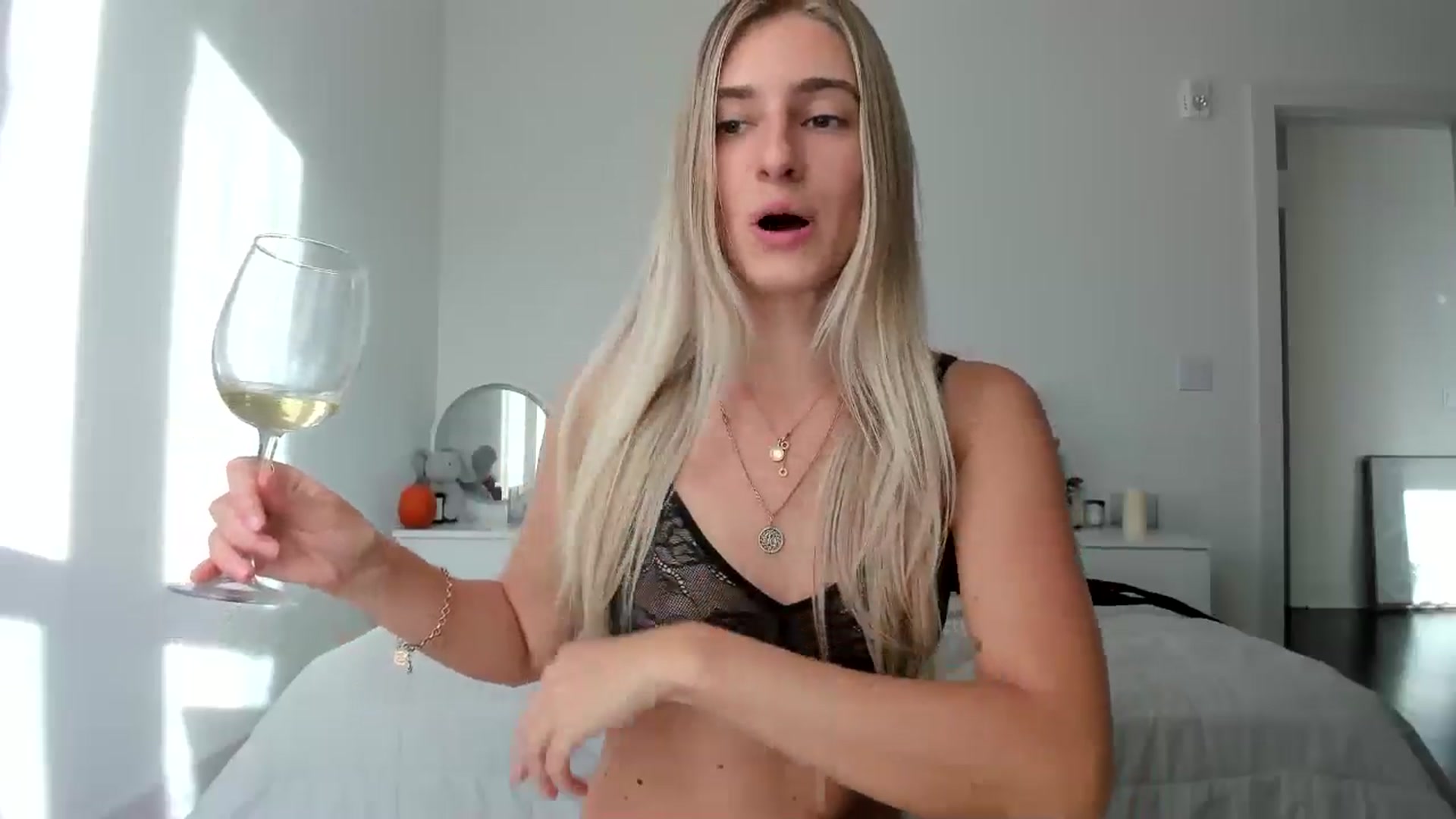 Gallery image thumbnail from Vodka_Queen's myfreecams stream on, 10/27/2024, 01:09 image 2 of 20