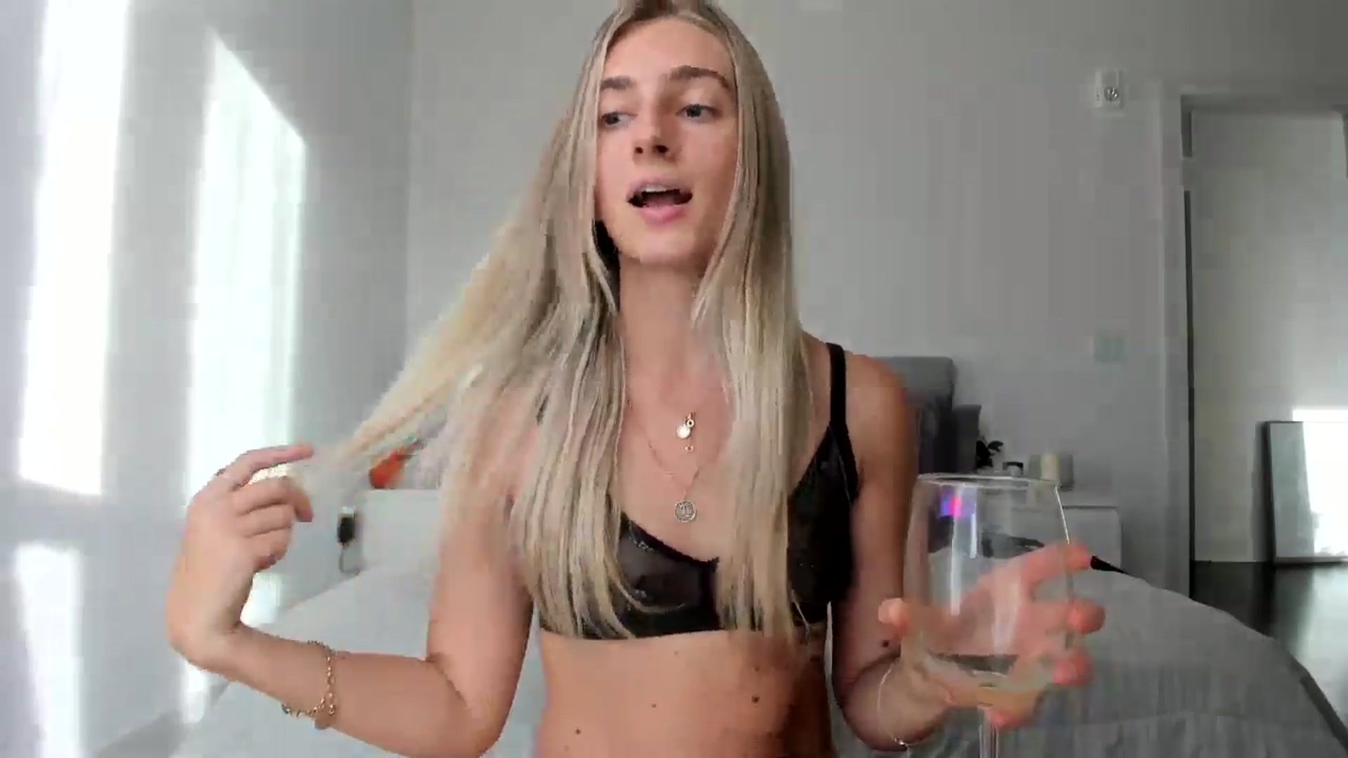 Gallery image thumbnail from Vodka_Queen's myfreecams stream on, 10/27/2024, 01:09 image 4 of 20