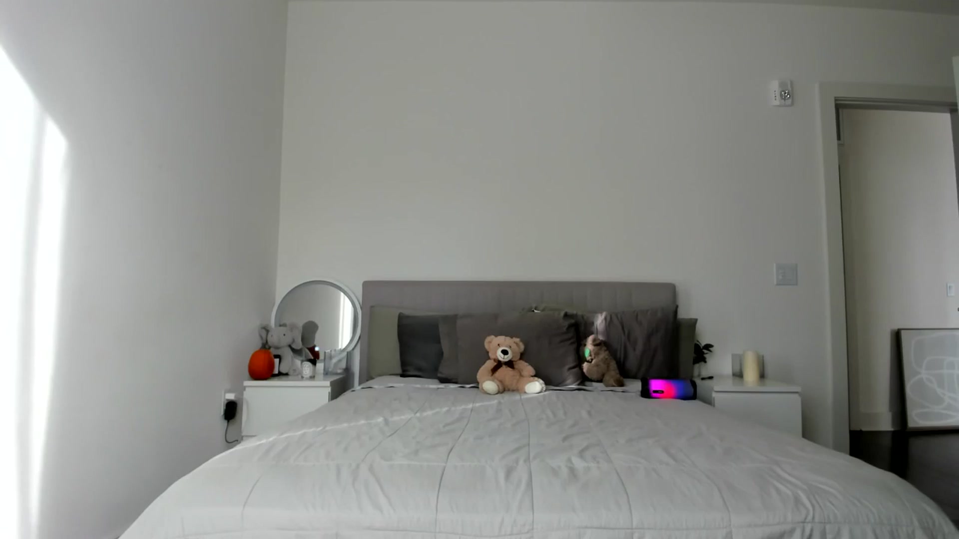 Gallery image thumbnail from Vodka_Queen's myfreecams stream on, 10/28/2024, 23:08 image 14 of 20