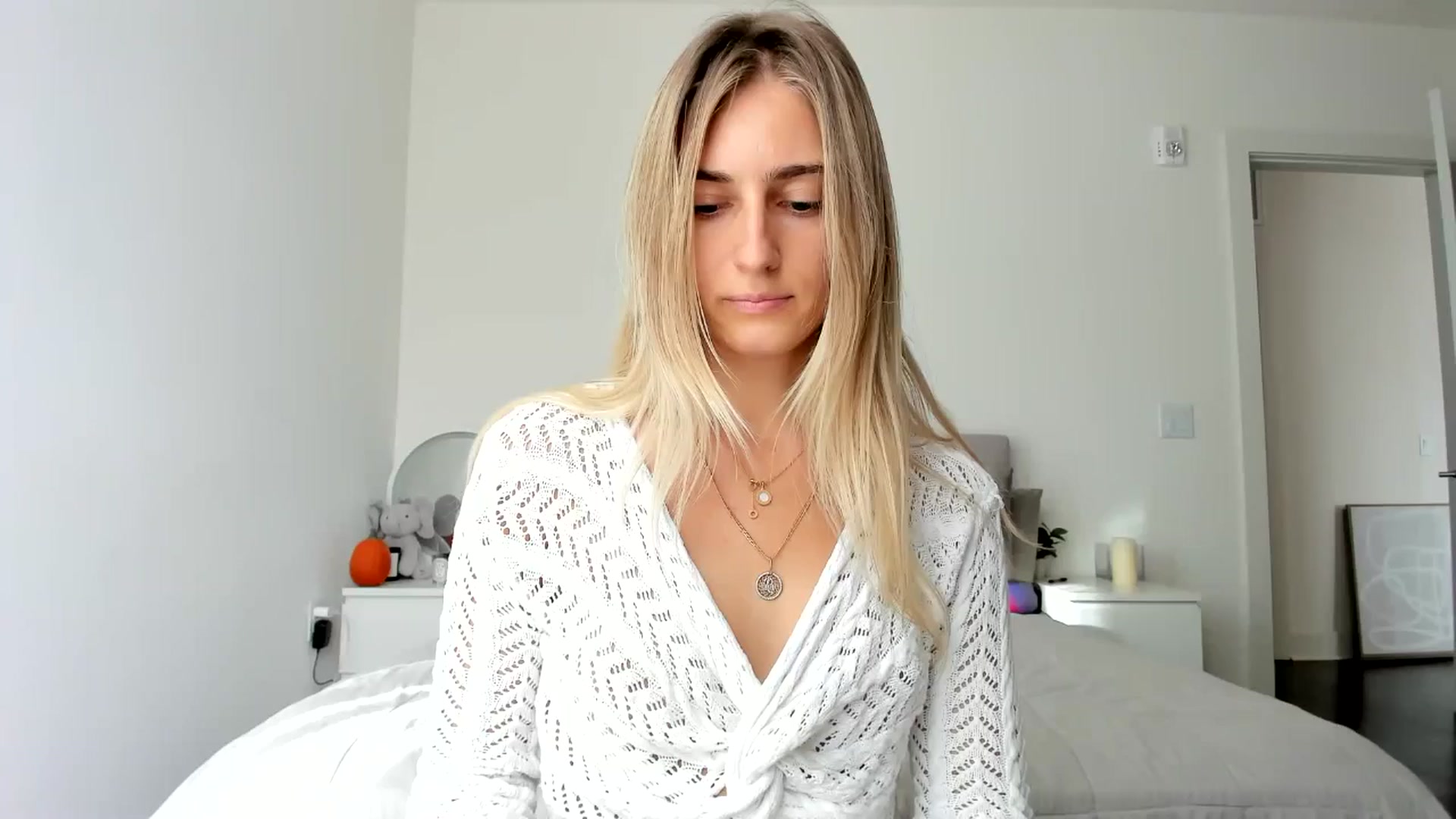 Gallery image thumbnail from Vodka_Queen's myfreecams stream on, 10/28/2024, 23:08 image 7 of 20