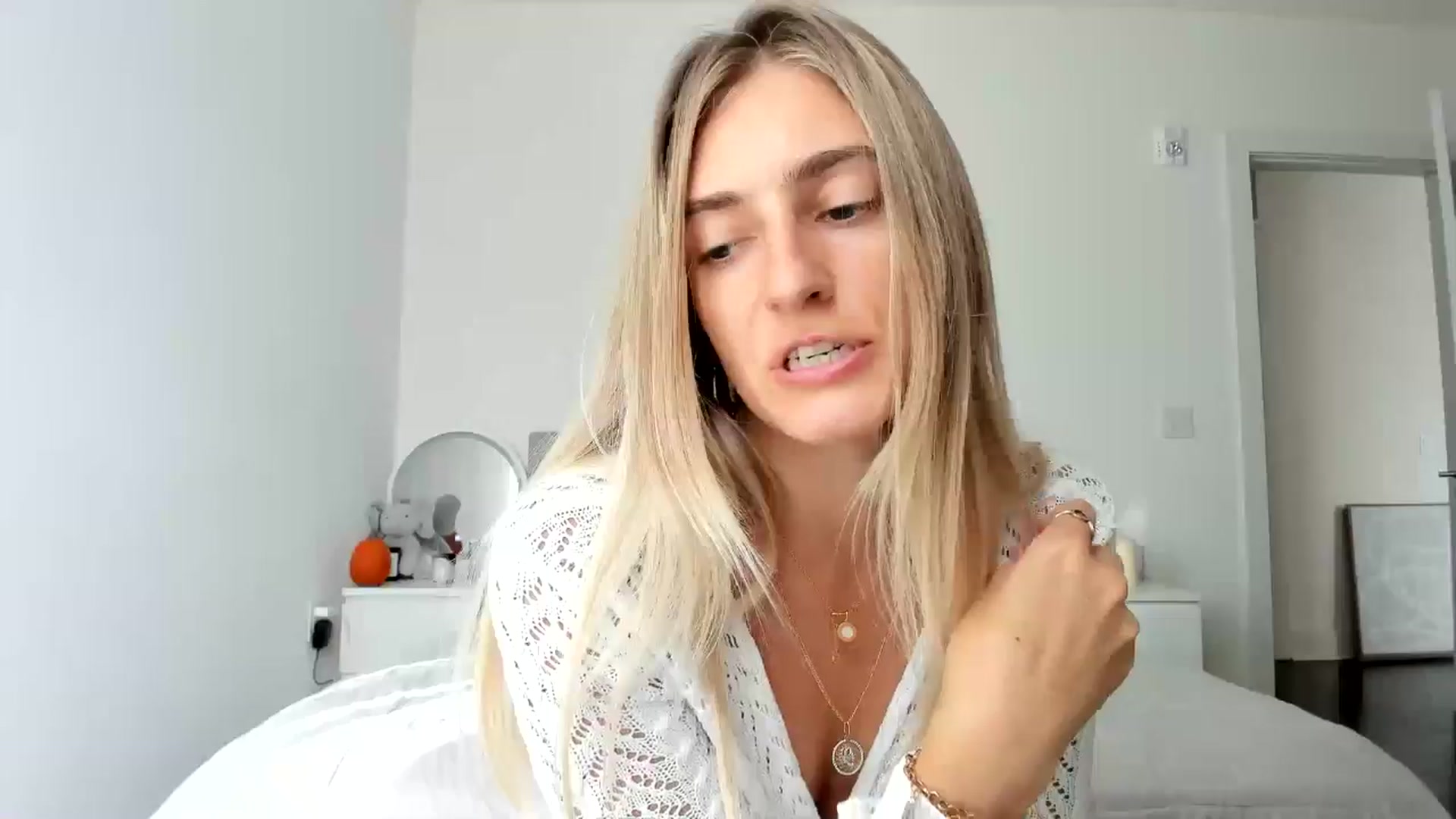 Gallery image thumbnail from Vodka_Queen's myfreecams stream on, 10/28/2024, 23:08 image 6 of 20