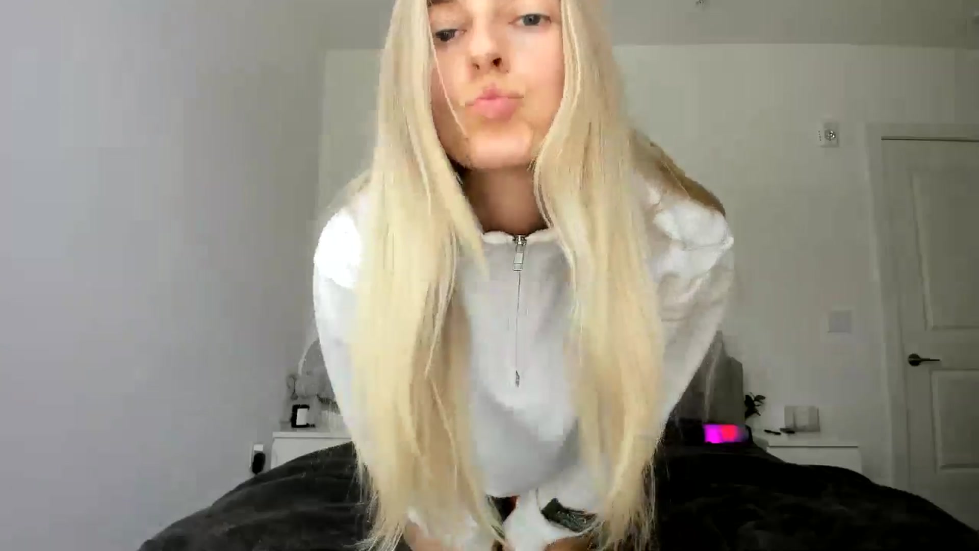 Gallery image thumbnail from Vodka_Queen's myfreecams stream on, 11/01/2024, 22:13 image 2 of 20
