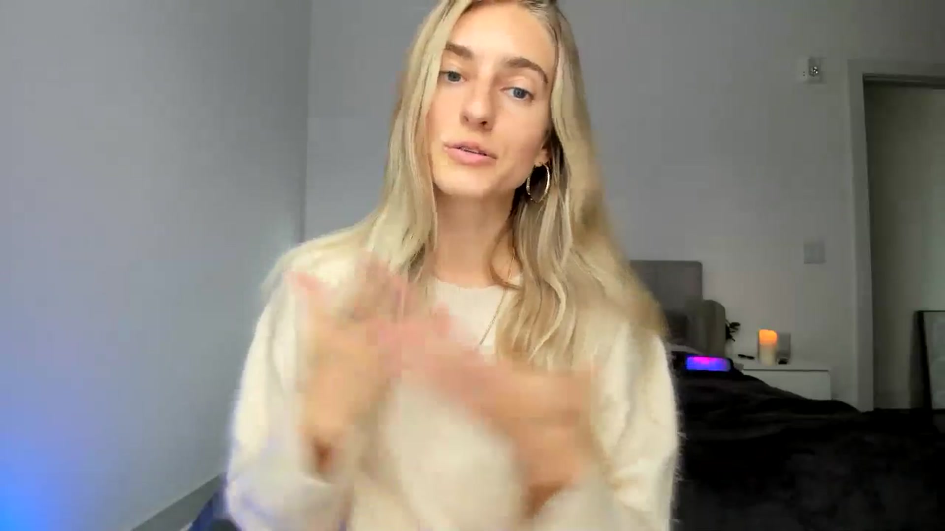 Gallery image thumbnail from Vodka_Queen's myfreecams stream on, 11/03/2024, 24:28 image 14 of 20