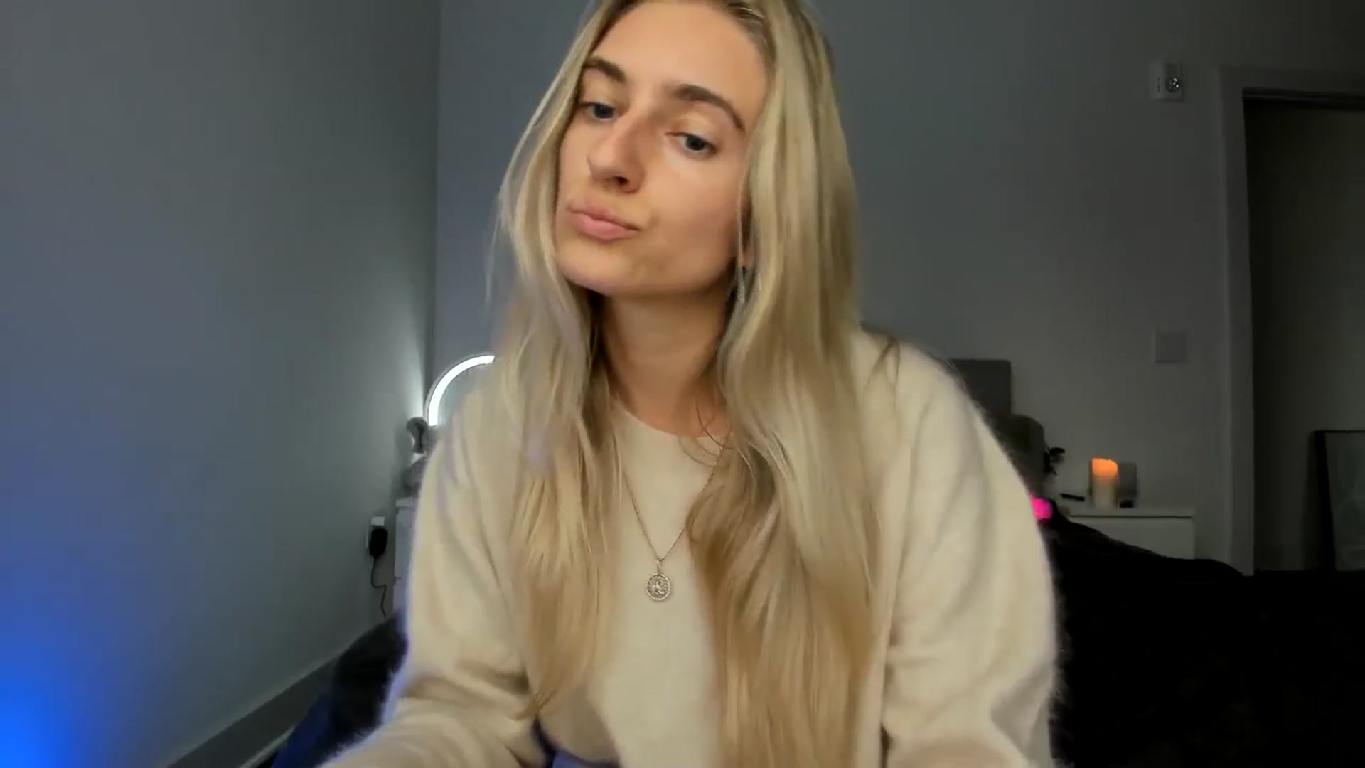 Gallery image thumbnail from Vodka_Queen's myfreecams stream on, 11/03/2024, 24:28 image 19 of 20