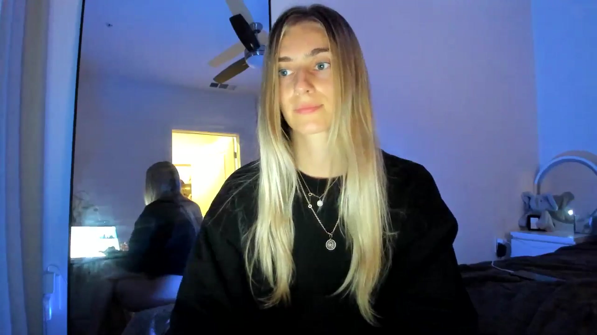 Gallery image thumbnail from Vodka_Queen's myfreecams stream on, 11/04/2024, 05:54 image 3 of 20