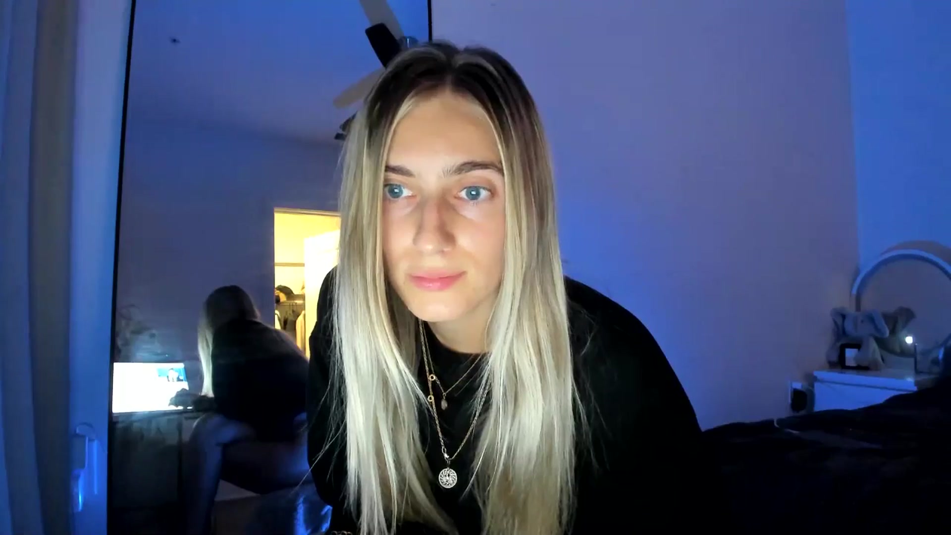 Gallery image thumbnail from Vodka_Queen's myfreecams stream on, 11/04/2024, 05:54 image 15 of 20