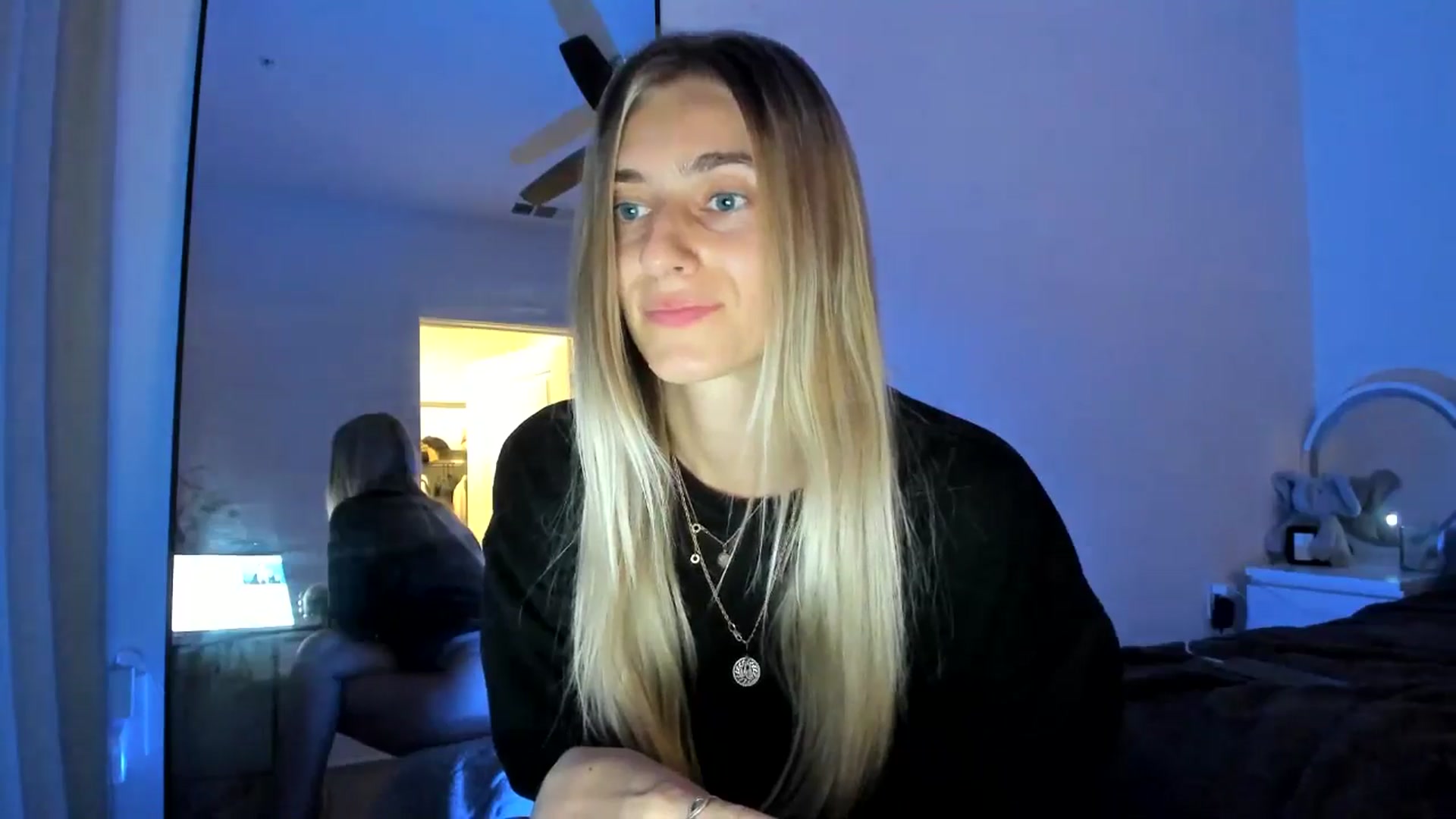 Gallery image thumbnail from Vodka_Queen's myfreecams stream on, 11/04/2024, 05:54 image 17 of 20