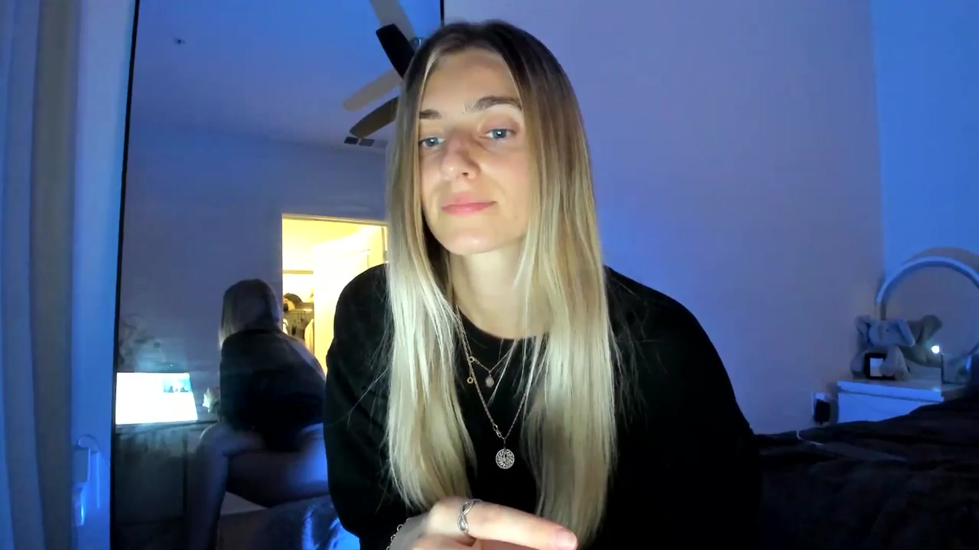 Gallery image thumbnail from Vodka_Queen's myfreecams stream on, 11/04/2024, 05:54 image 16 of 20