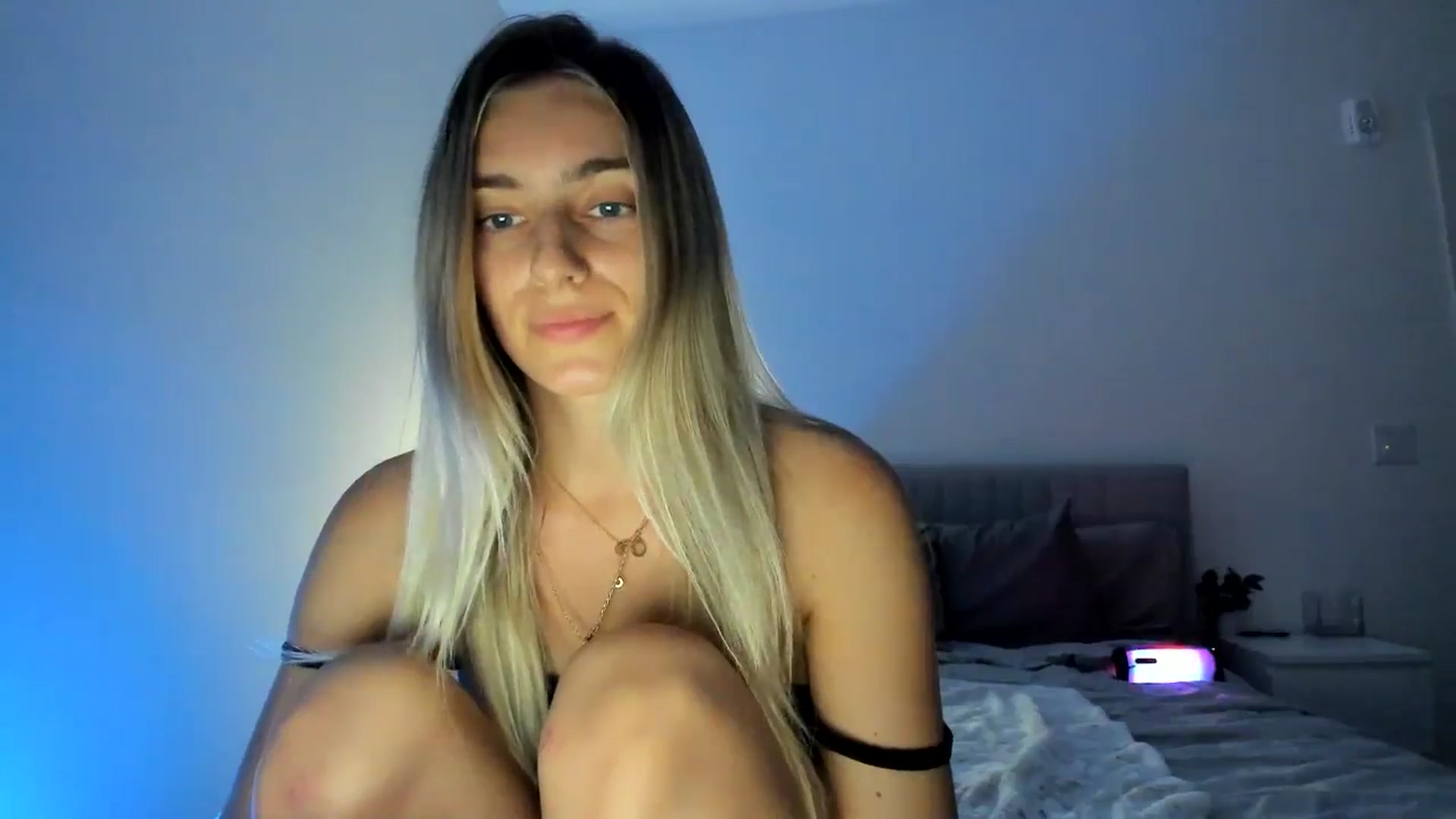 Gallery image thumbnail from Vodka_Queen's myfreecams stream on, 11/08/2024, 06:44 image 16 of 20