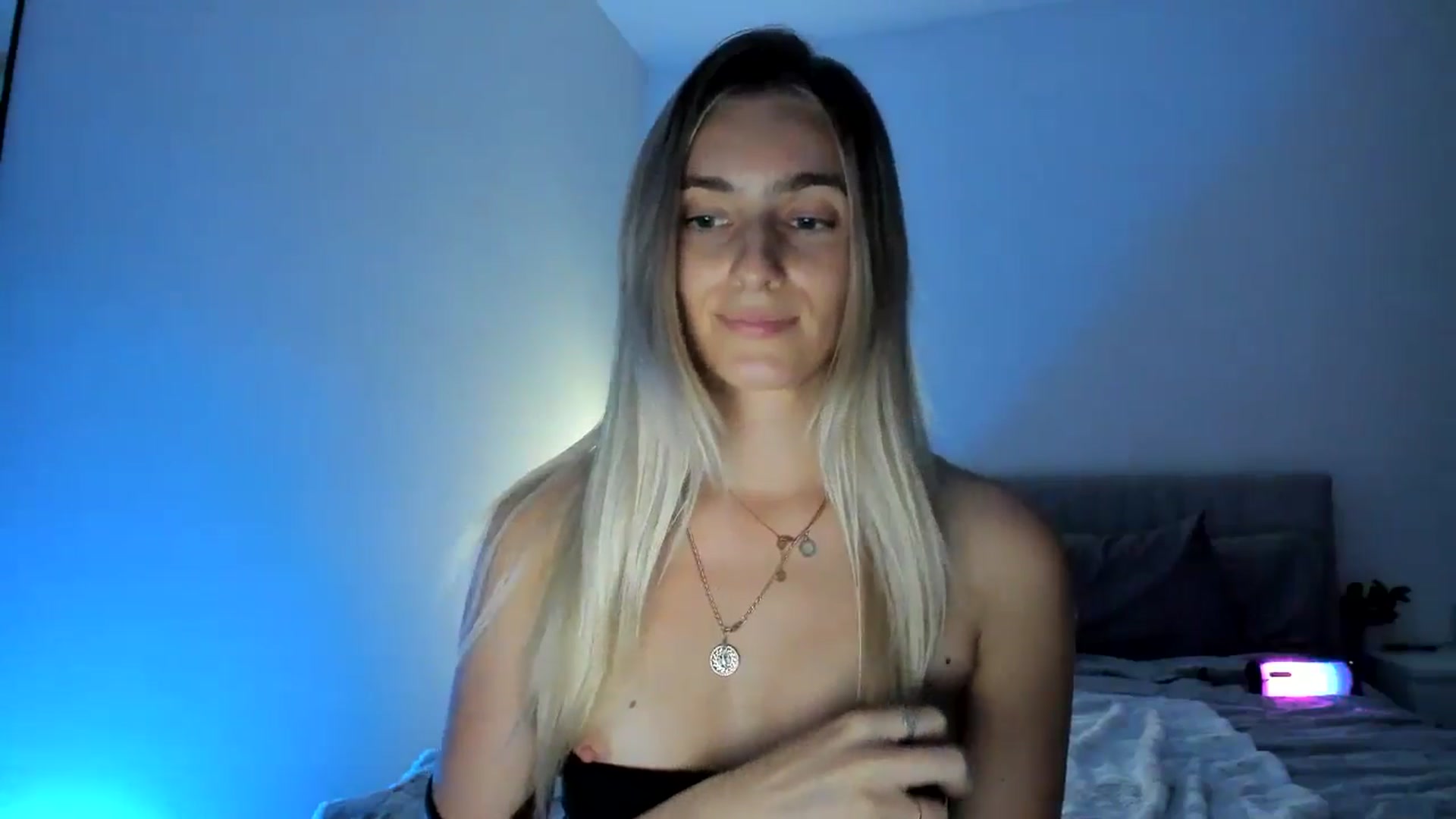Gallery image thumbnail from Vodka_Queen's myfreecams stream on, 11/08/2024, 06:44 image 18 of 20