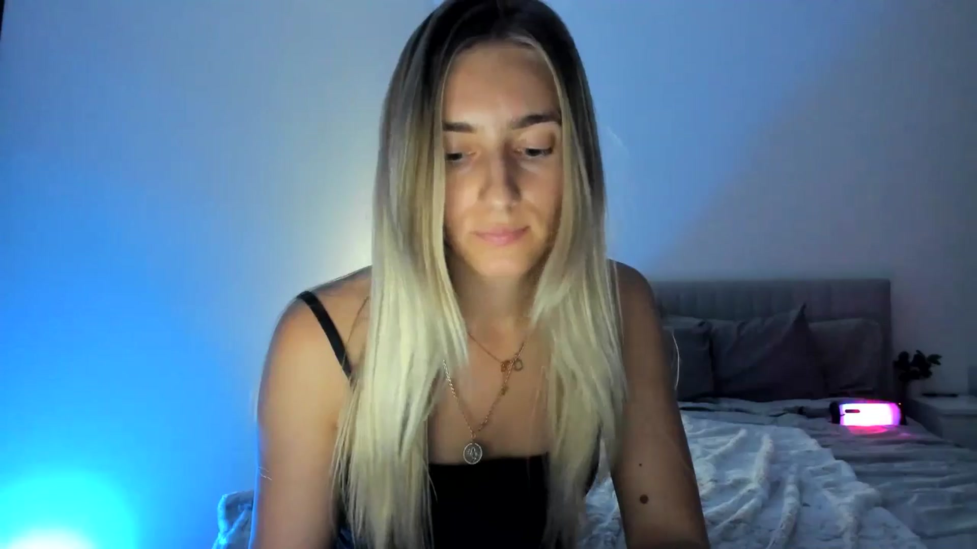 Gallery image thumbnail from Vodka_Queen's myfreecams stream on, 11/08/2024, 07:27 image 17 of 20