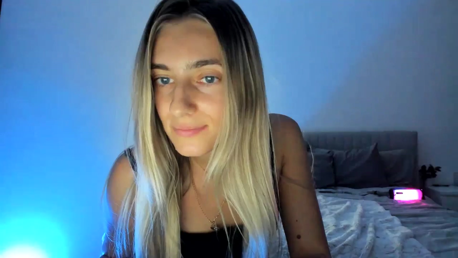 Gallery image thumbnail from Vodka_Queen's myfreecams stream on, 11/08/2024, 07:27 image 16 of 20