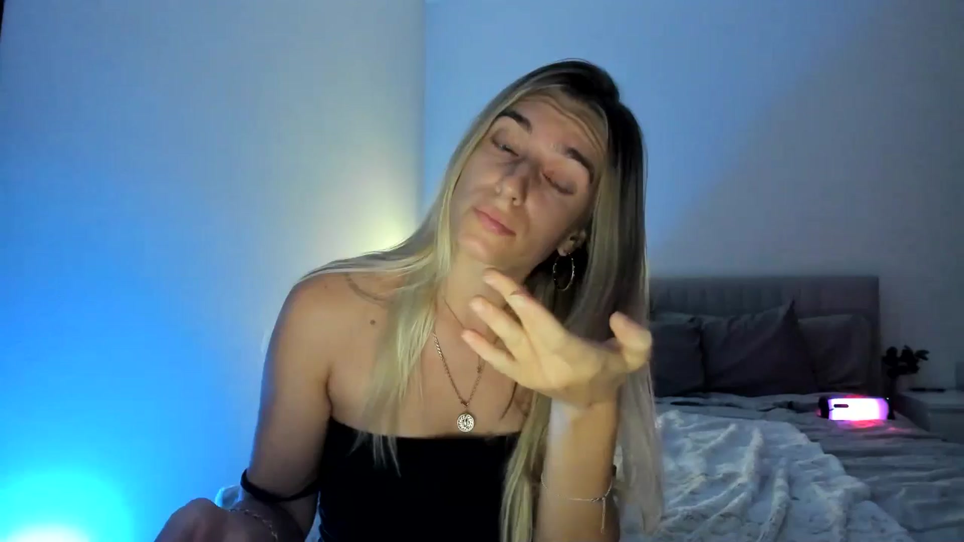 Gallery image thumbnail from Vodka_Queen's myfreecams stream on, 11/08/2024, 07:27 image 4 of 20