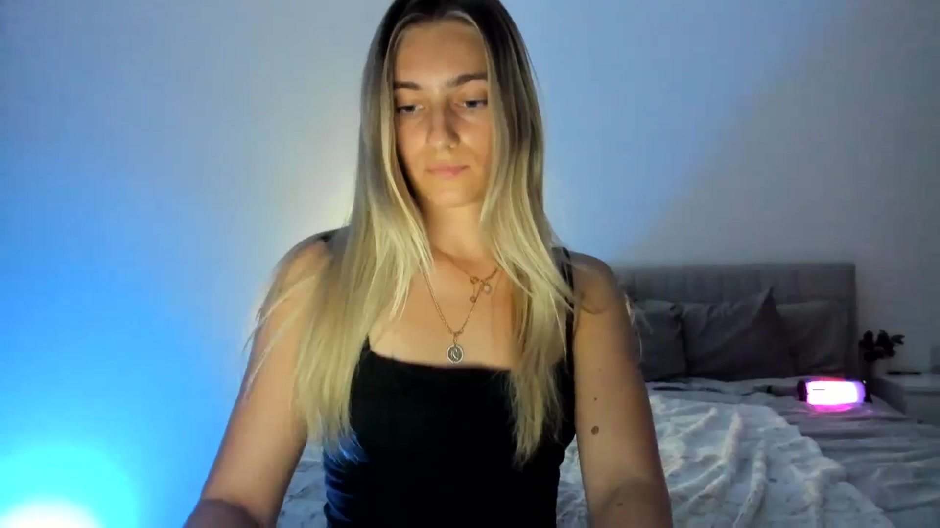 Gallery image thumbnail from Vodka_Queen's myfreecams stream on, 11/08/2024, 07:27 image 14 of 20