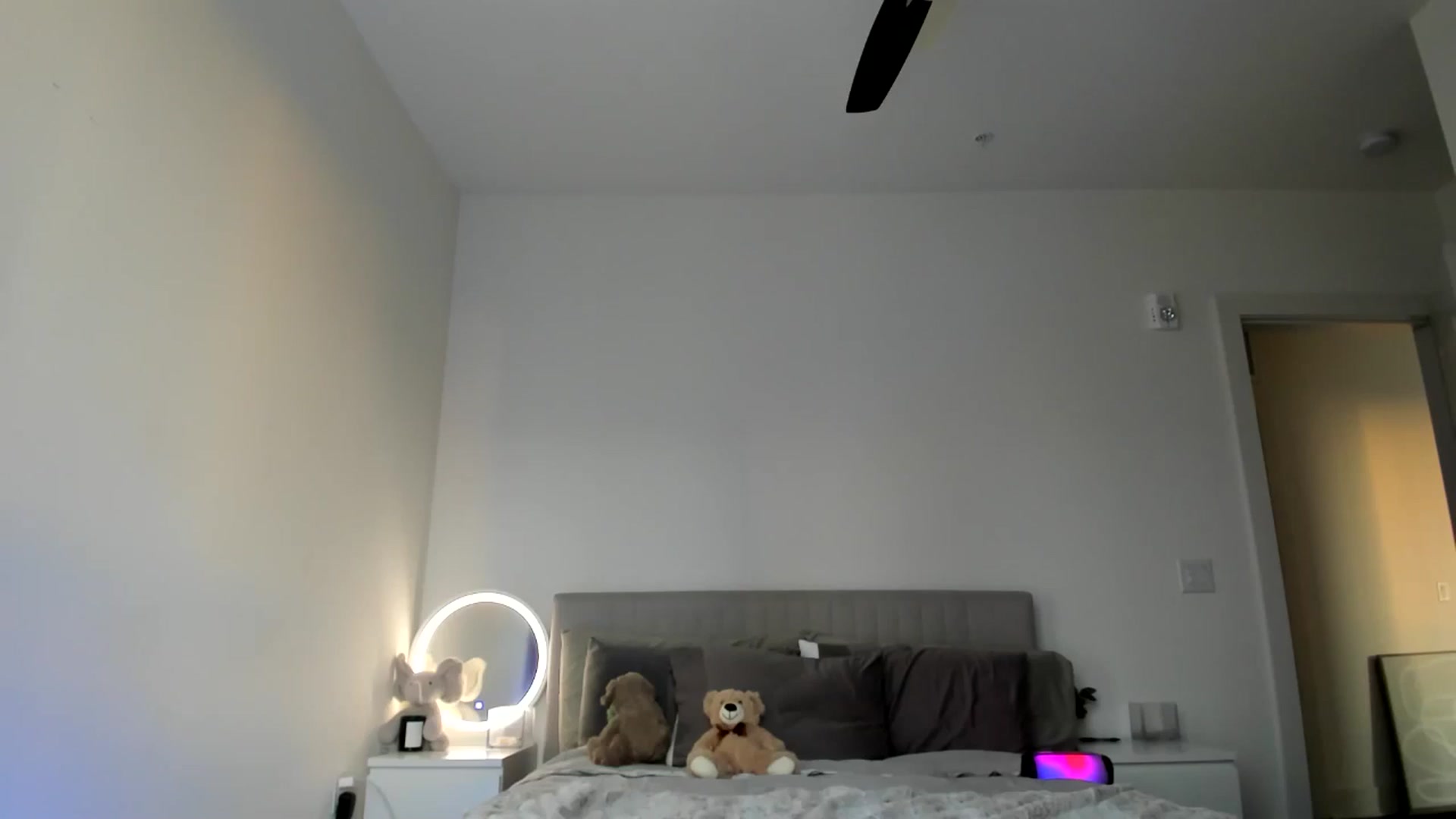 Gallery image thumbnail from Vodka_Queen's myfreecams stream on, 11/09/2024, 02:01 image 7 of 20