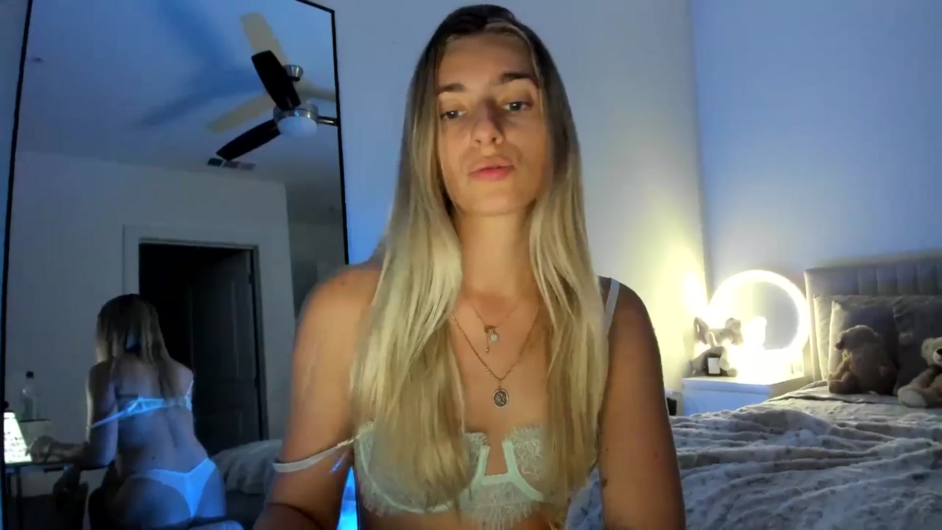 Gallery image thumbnail from Vodka_Queen's myfreecams stream on, 11/09/2024, 02:01 image 17 of 20