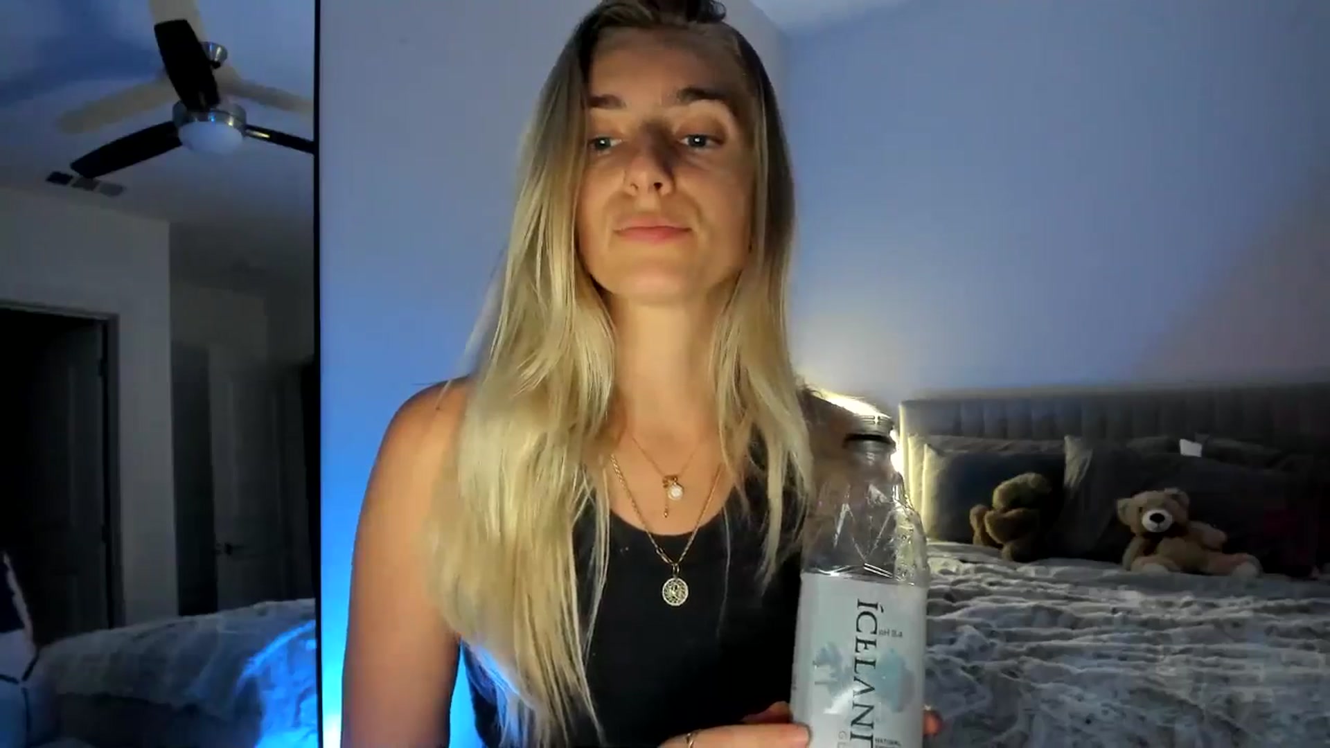 Gallery image thumbnail from Vodka_Queen's myfreecams stream on, 11/10/2024, 02:06 image 18 of 20