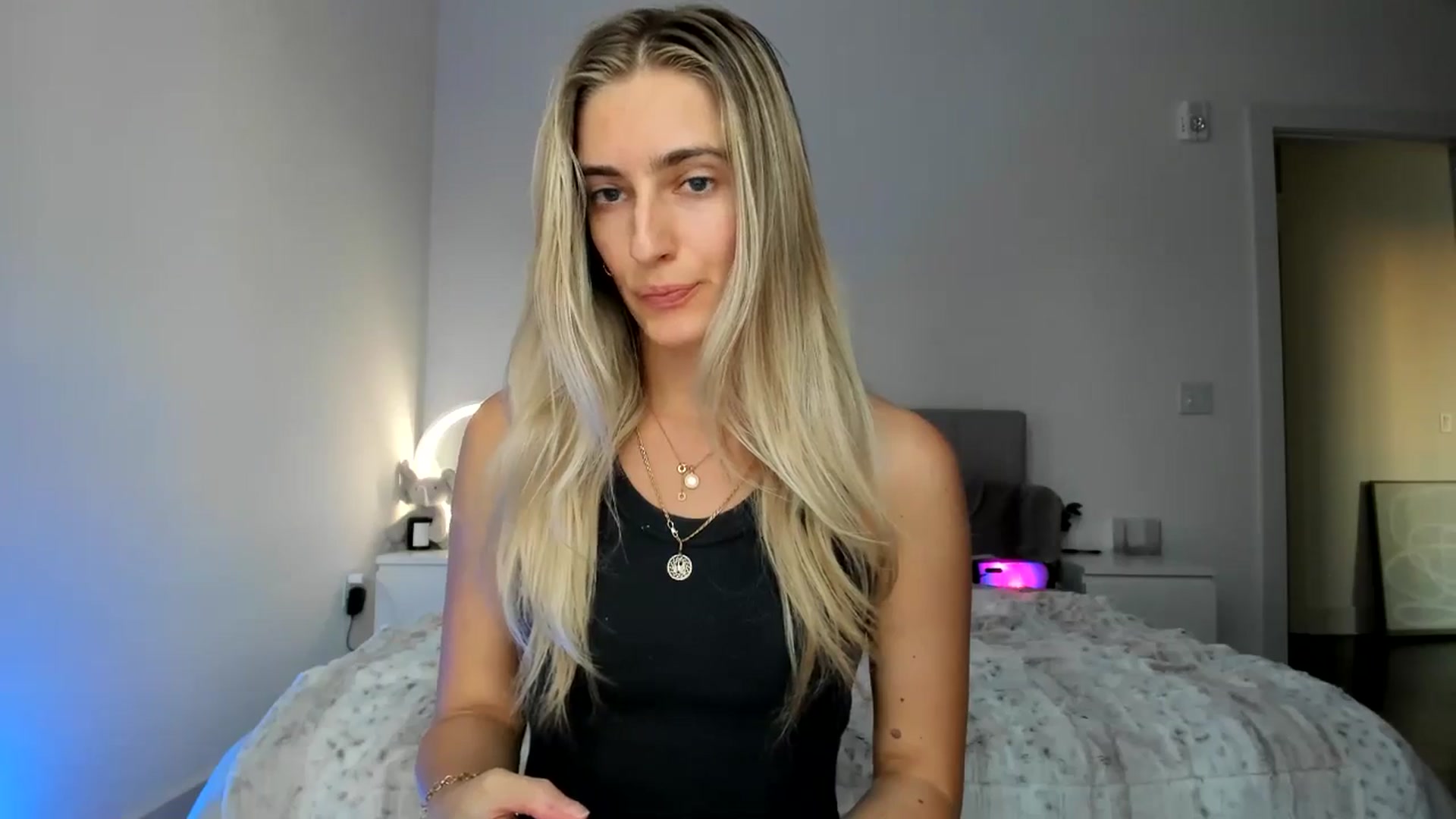 Gallery image thumbnail from Vodka_Queen's myfreecams stream on, 11/10/2024, 02:06 image 11 of 20