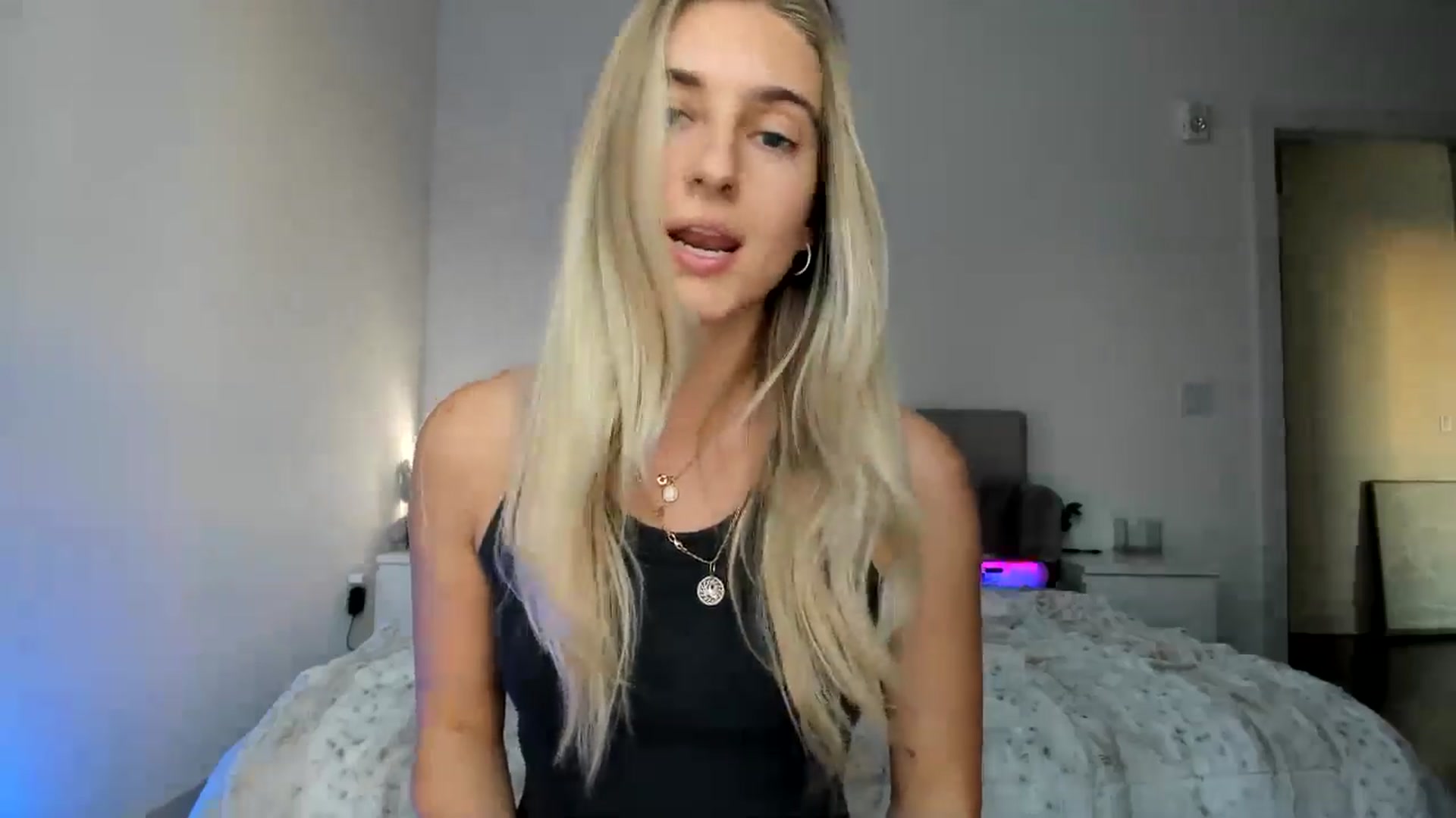 Gallery image thumbnail from Vodka_Queen's myfreecams stream on, 11/10/2024, 02:06 image 10 of 20