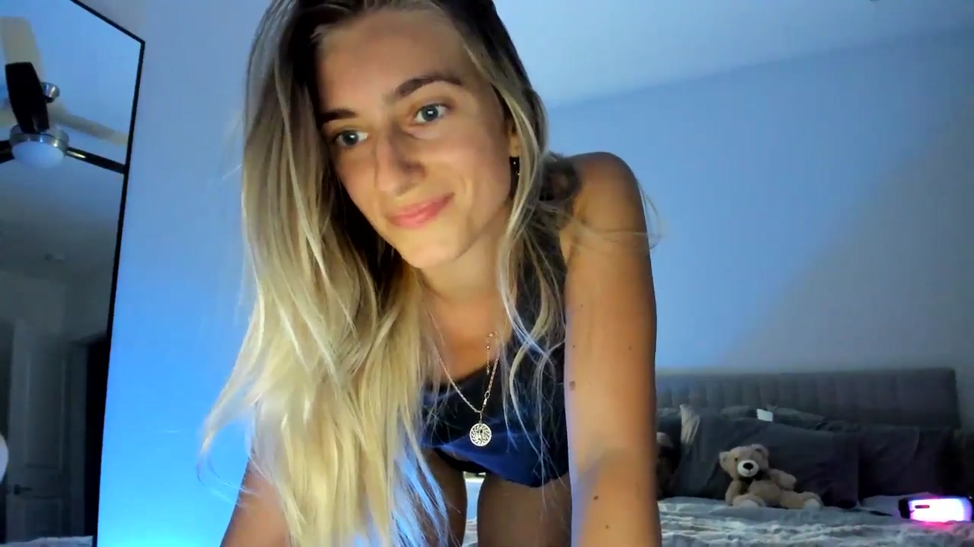 Gallery image thumbnail from Vodka_Queen's myfreecams stream on, 11/10/2024, 02:06 image 16 of 20