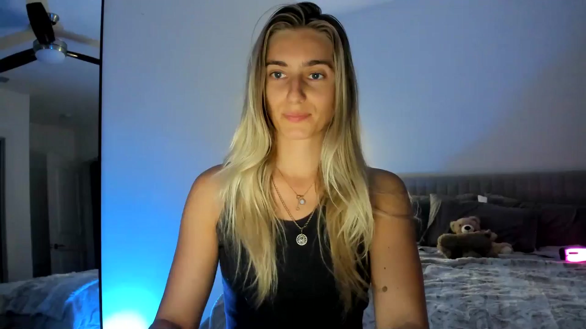 Gallery image thumbnail from Vodka_Queen's myfreecams stream on, 11/10/2024, 07:17 image 1 of 20