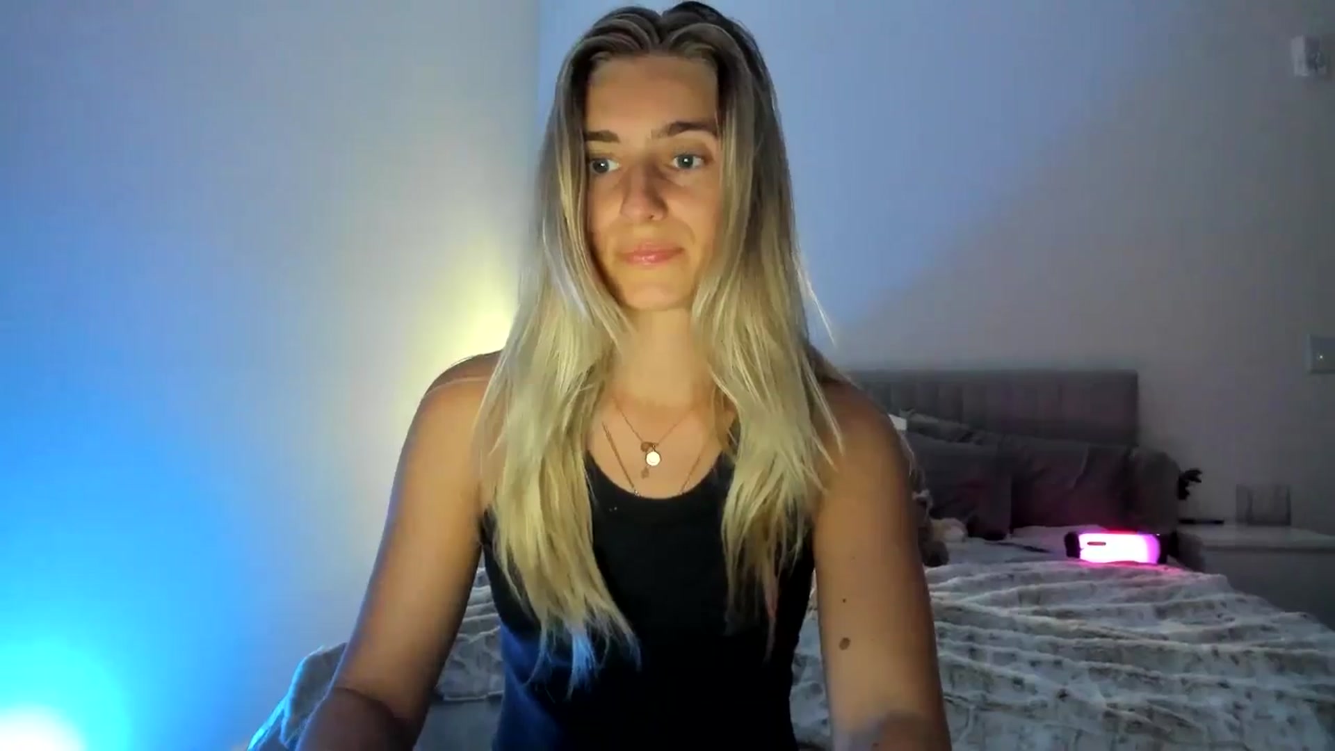 Gallery image thumbnail from Vodka_Queen's myfreecams stream on, 11/10/2024, 07:17 image 7 of 20
