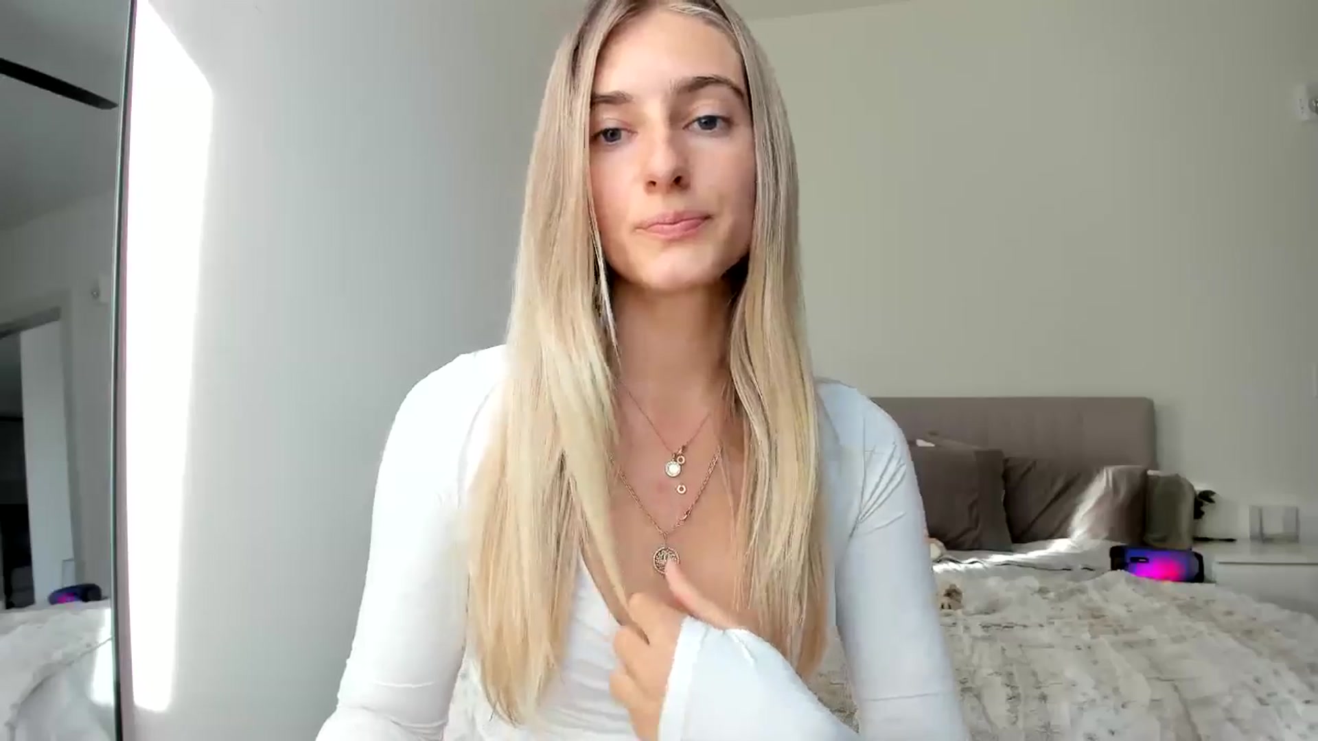 Gallery image thumbnail from Vodka_Queen's myfreecams stream on, 11/10/2024, 23:39 image 6 of 20