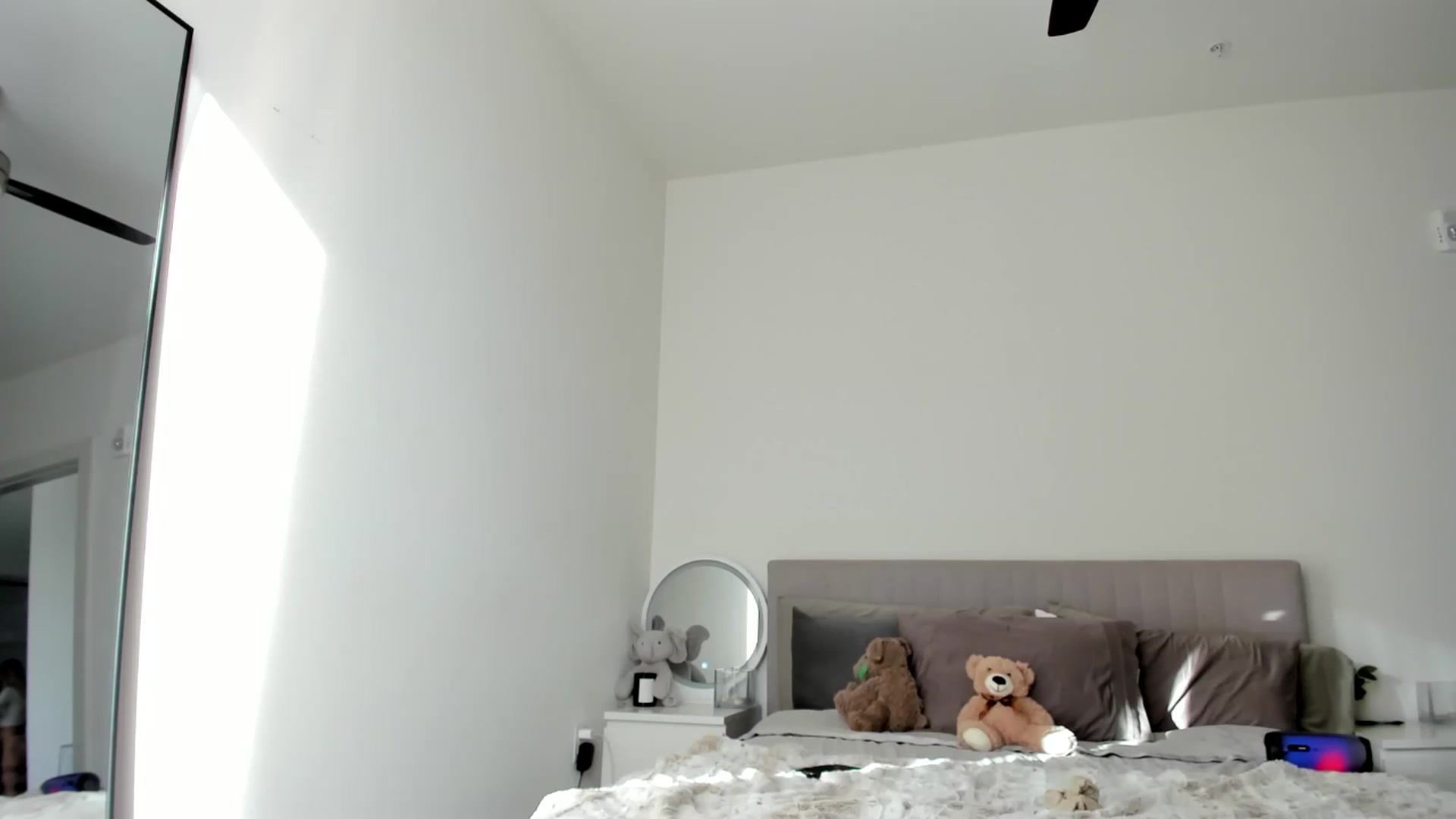 Gallery image thumbnail from Vodka_Queen's myfreecams stream on, 11/10/2024, 23:39 image 9 of 20