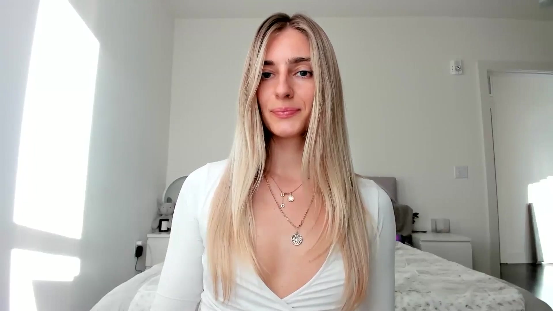 Gallery image thumbnail from Vodka_Queen's myfreecams stream on, 11/14/2024, 24:01 image 8 of 20
