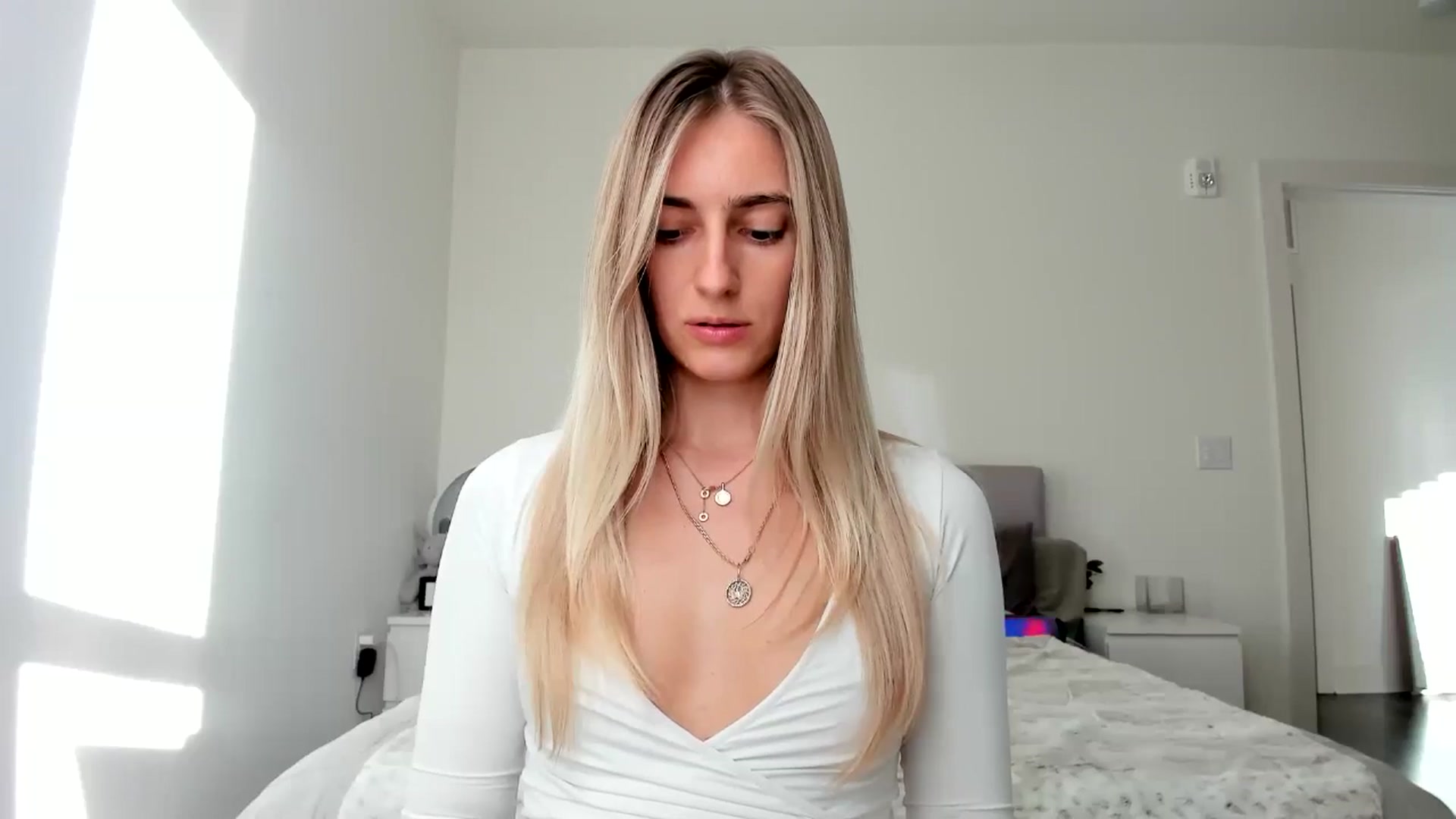Gallery image thumbnail from Vodka_Queen's myfreecams stream on, 11/14/2024, 24:01 image 6 of 20