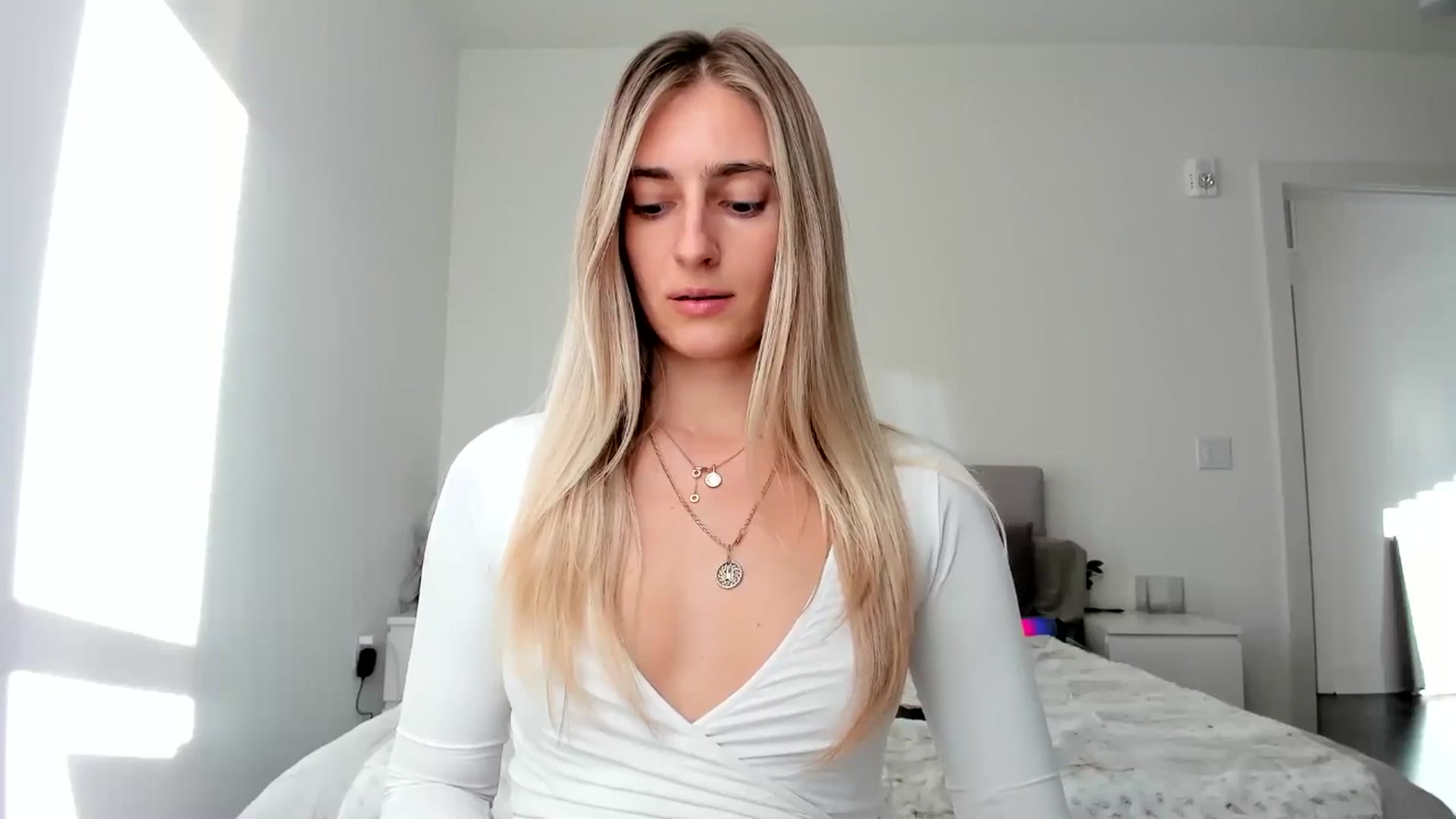 Gallery image thumbnail from Vodka_Queen's myfreecams stream on, 11/14/2024, 24:01 image 4 of 20