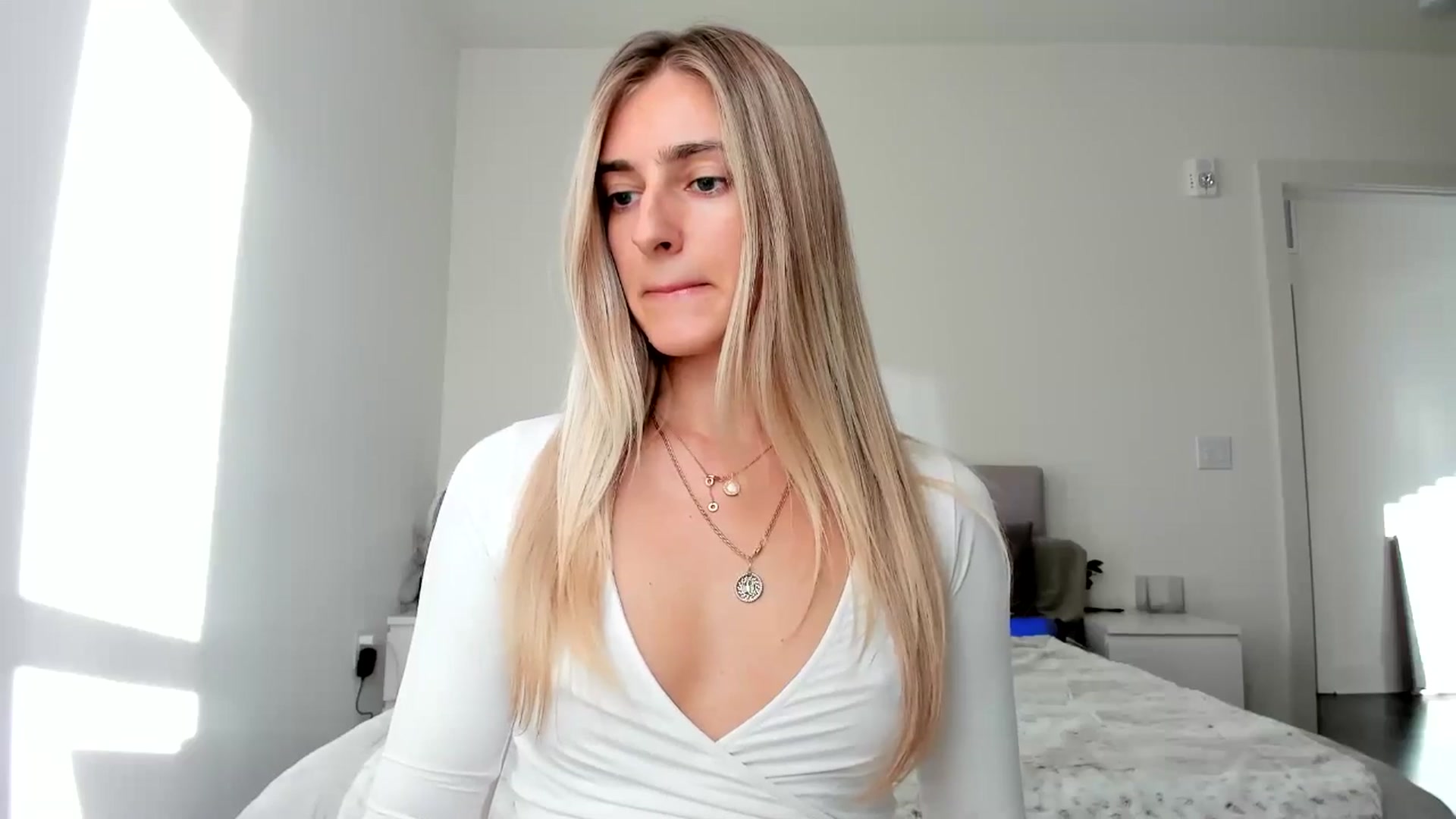 Gallery image thumbnail from Vodka_Queen's myfreecams stream on, 11/14/2024, 24:01 image 5 of 20
