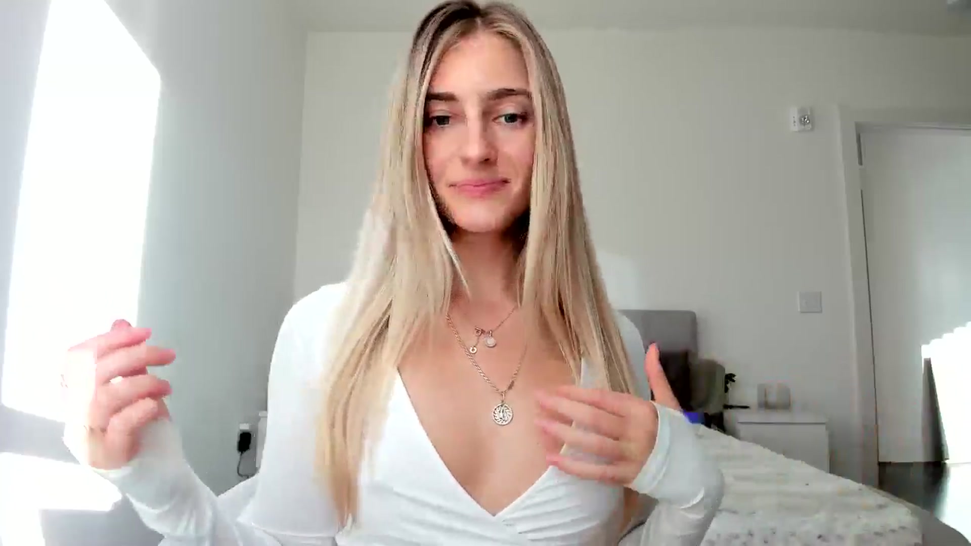 Gallery image thumbnail from Vodka_Queen's myfreecams stream on, 11/14/2024, 24:01 image 2 of 20