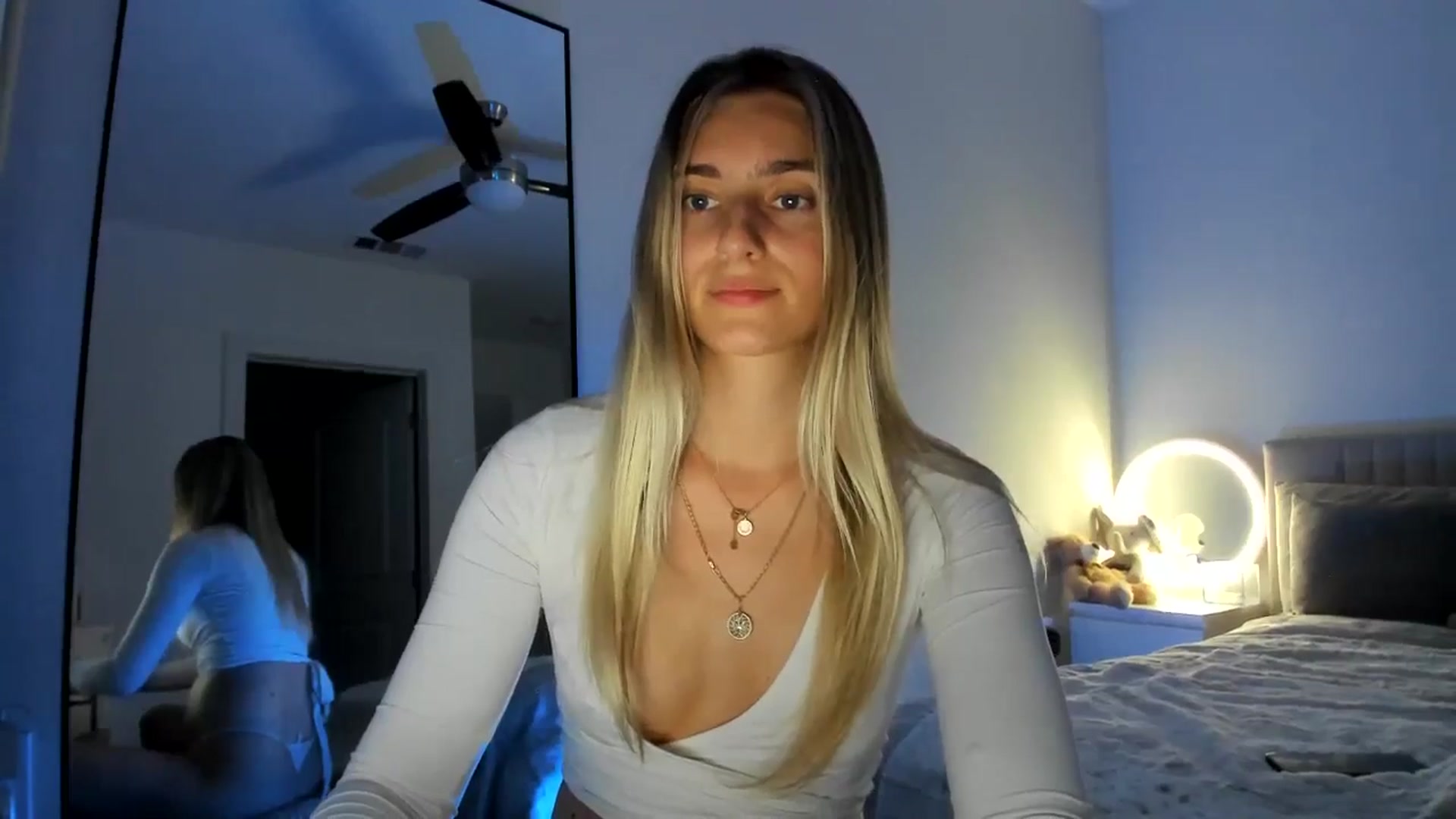 Gallery image thumbnail from Vodka_Queen's myfreecams stream on, 11/14/2024, 05:55 image 11 of 20