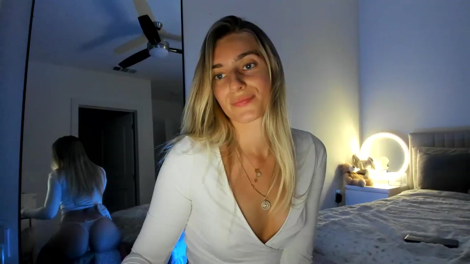 Gallery image thumbnail from Vodka_Queen's myfreecams stream on, 11/14/2024, 05:55 image 3 of 20