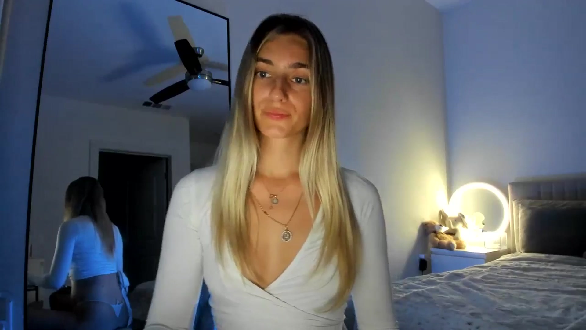 Gallery image thumbnail from Vodka_Queen's myfreecams stream on, 11/14/2024, 05:55 image 15 of 20