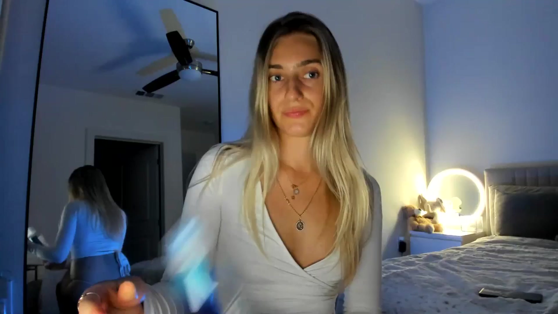 Gallery image thumbnail from Vodka_Queen's myfreecams stream on, 11/14/2024, 05:55 image 4 of 20