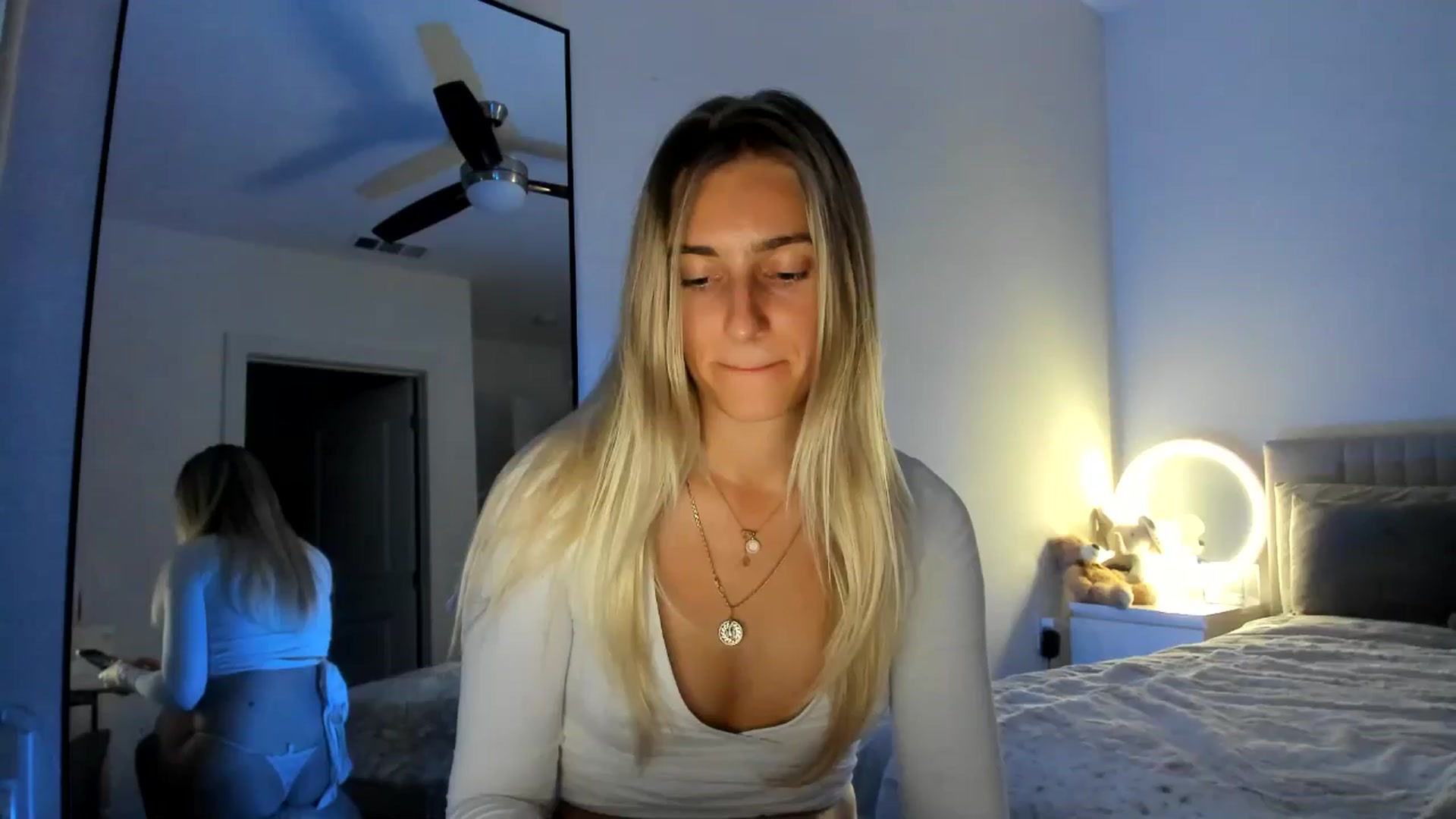 Gallery image thumbnail from Vodka_Queen's myfreecams stream on, 11/14/2024, 05:55 image 7 of 20