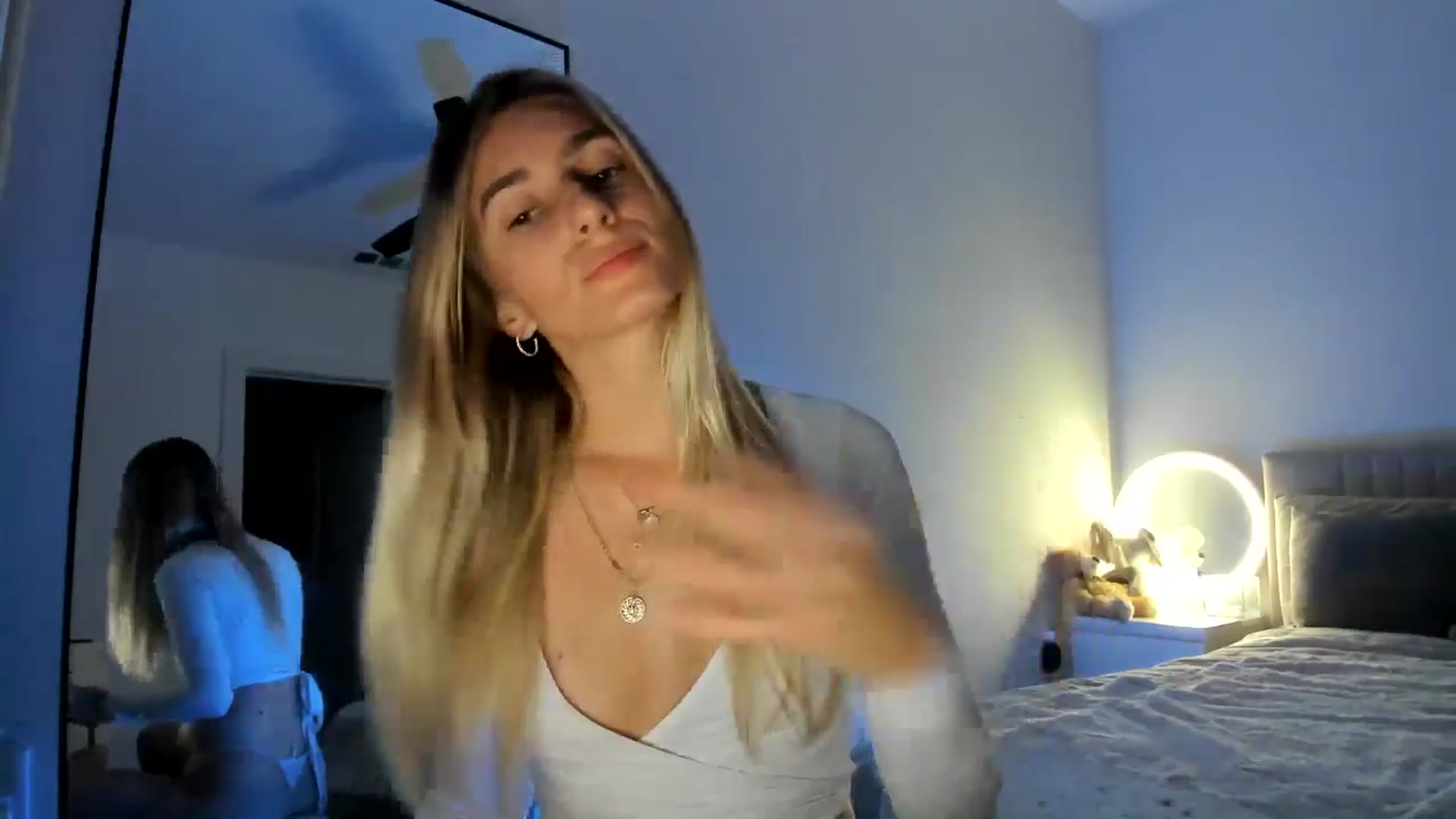 Gallery image thumbnail from Vodka_Queen's myfreecams stream on, 11/14/2024, 05:55 image 17 of 20