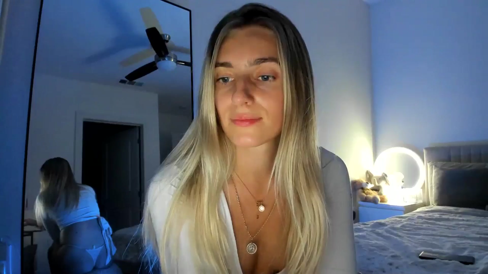 Gallery image thumbnail from Vodka_Queen's myfreecams stream on, 11/14/2024, 05:55 image 6 of 20